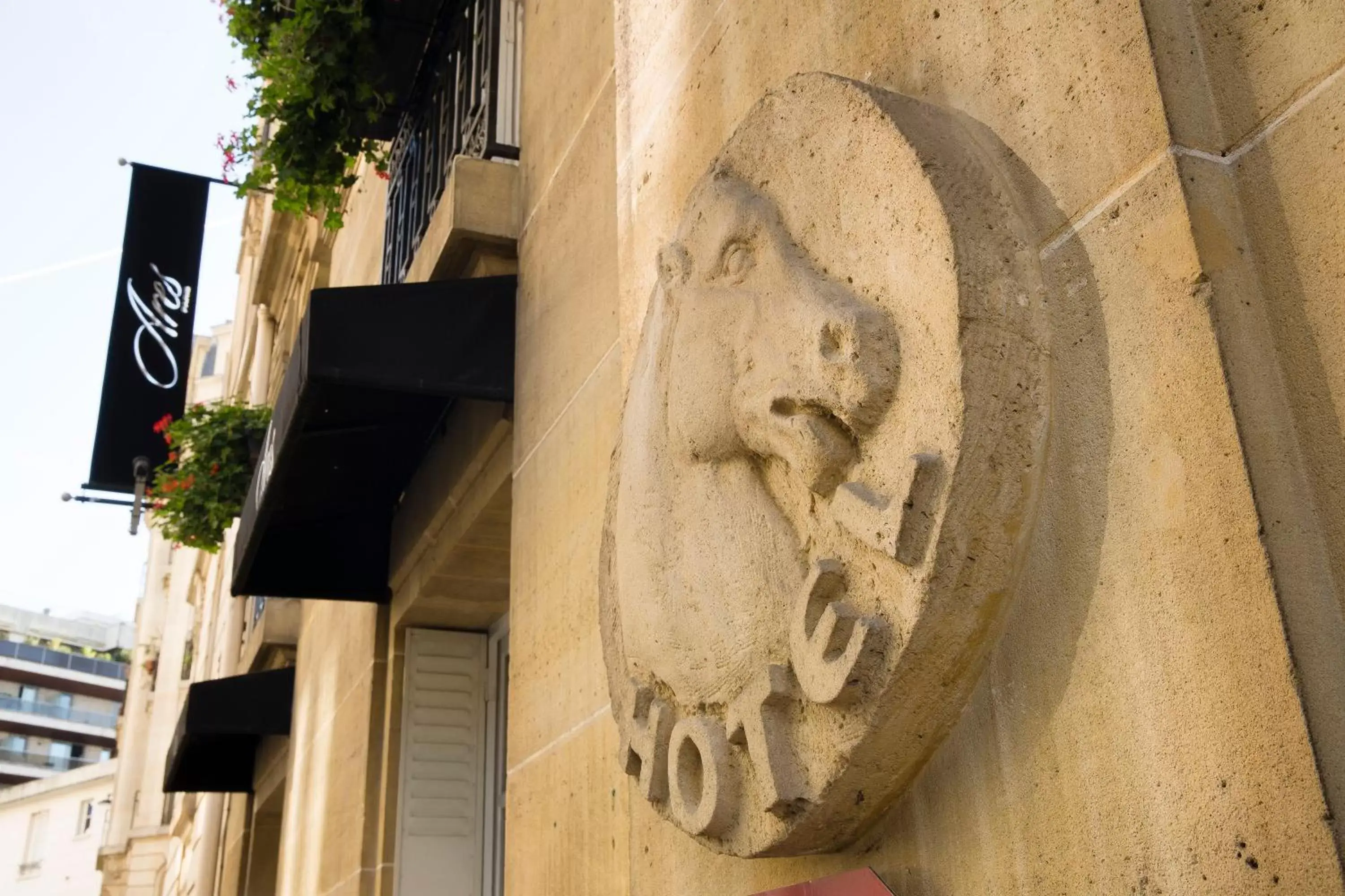 Property building in Hotel Ares Eiffel Property building in Hotel Ares Eiffel