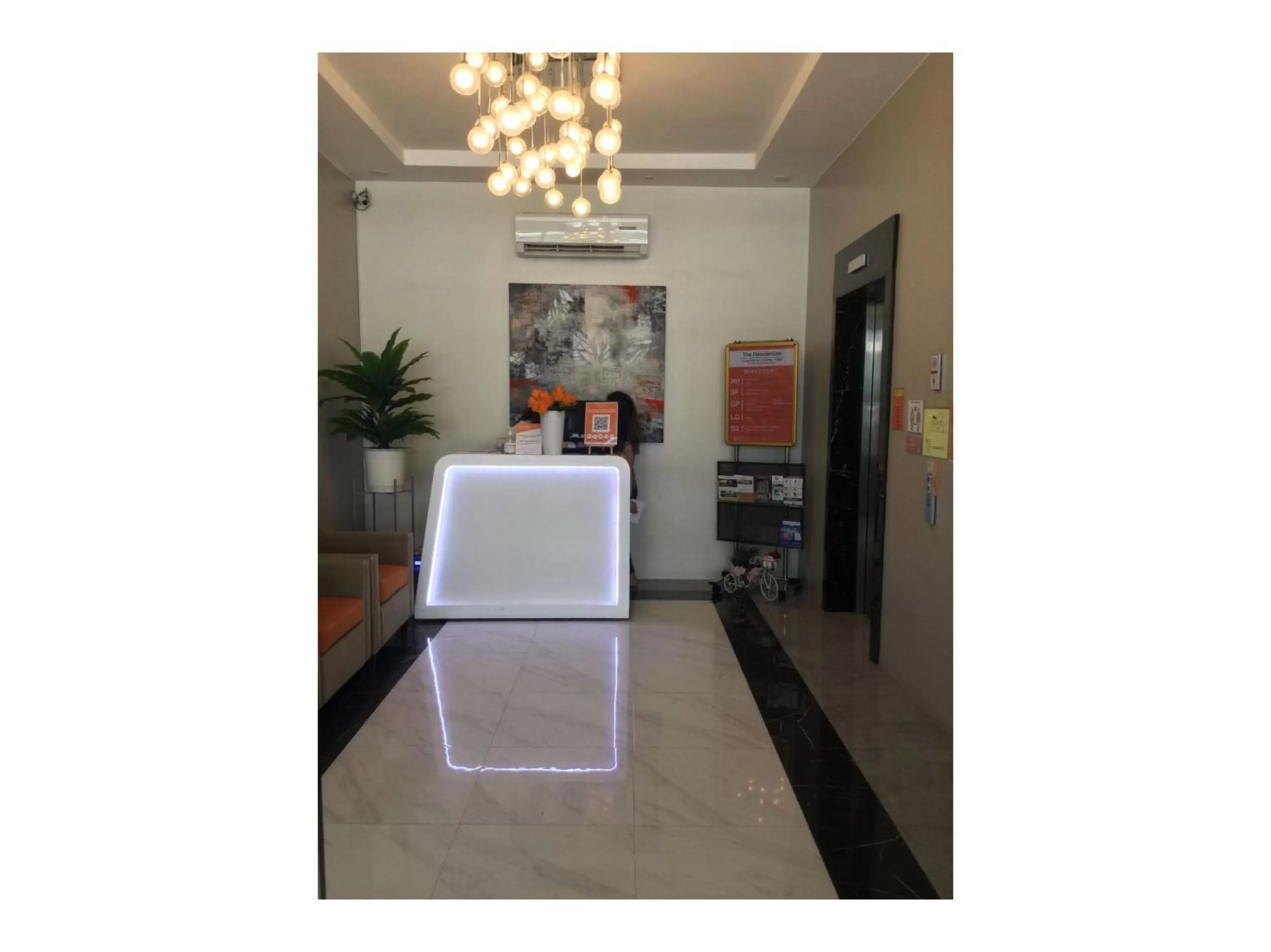 Lobby or reception, Lobby/Reception in Capital O 804 The Residences at Bonifacio Civic Center