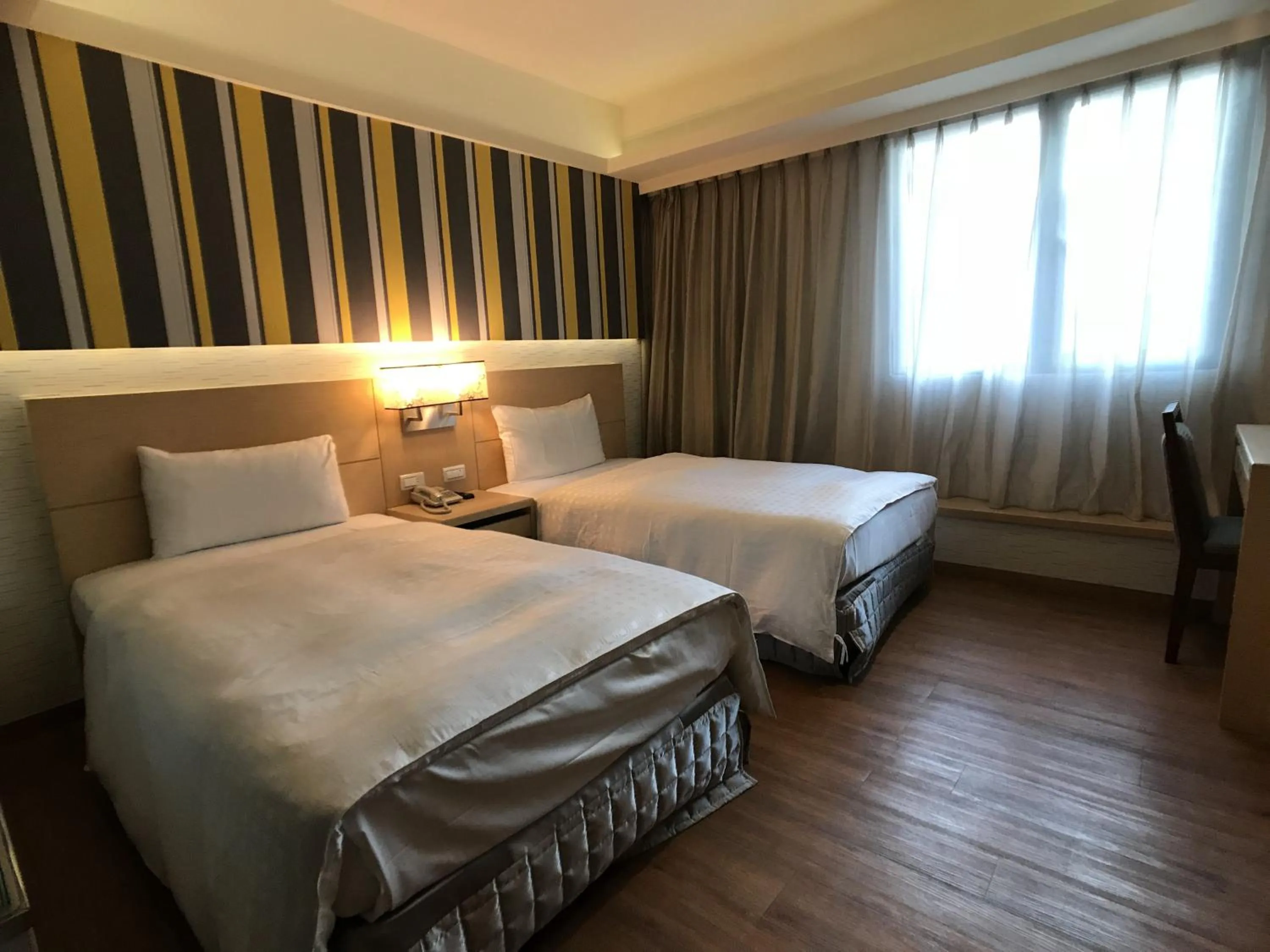 Bed in Paris Business Hotel