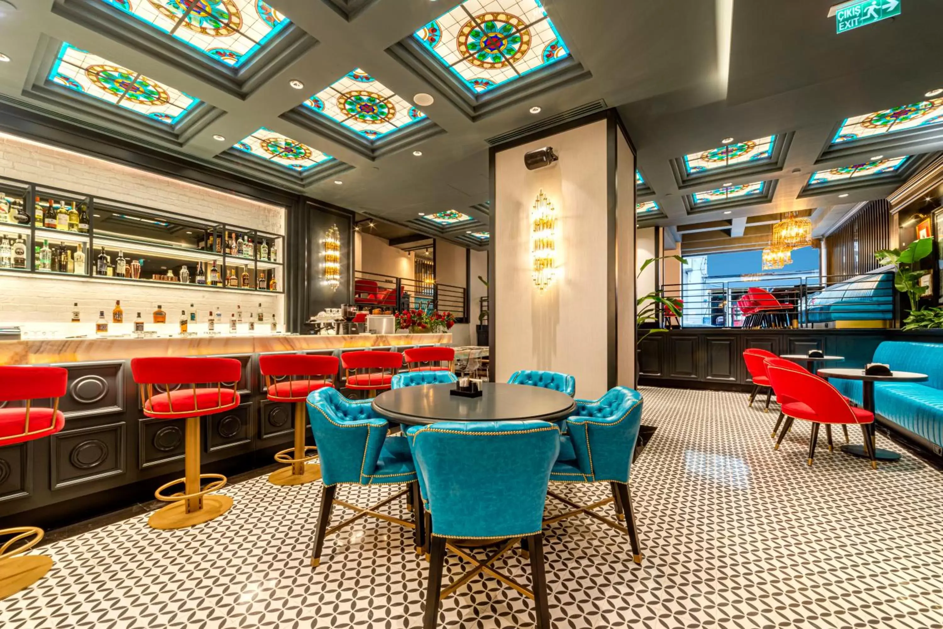 Lounge or bar, Lounge/Bar in TRYP By Wyndham Istanbul Sisli Hotel