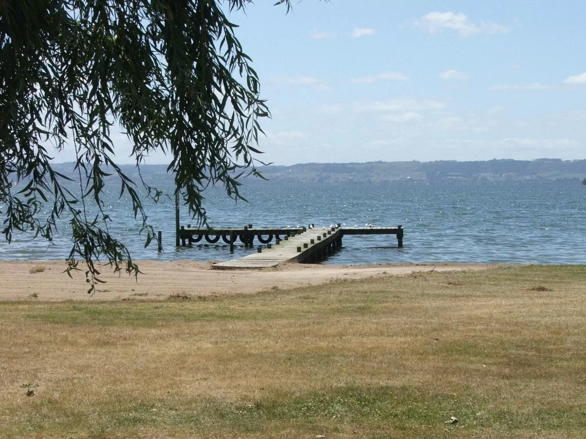 Day, Beach in Cedarwood Lakeside Motel & Conference Venue