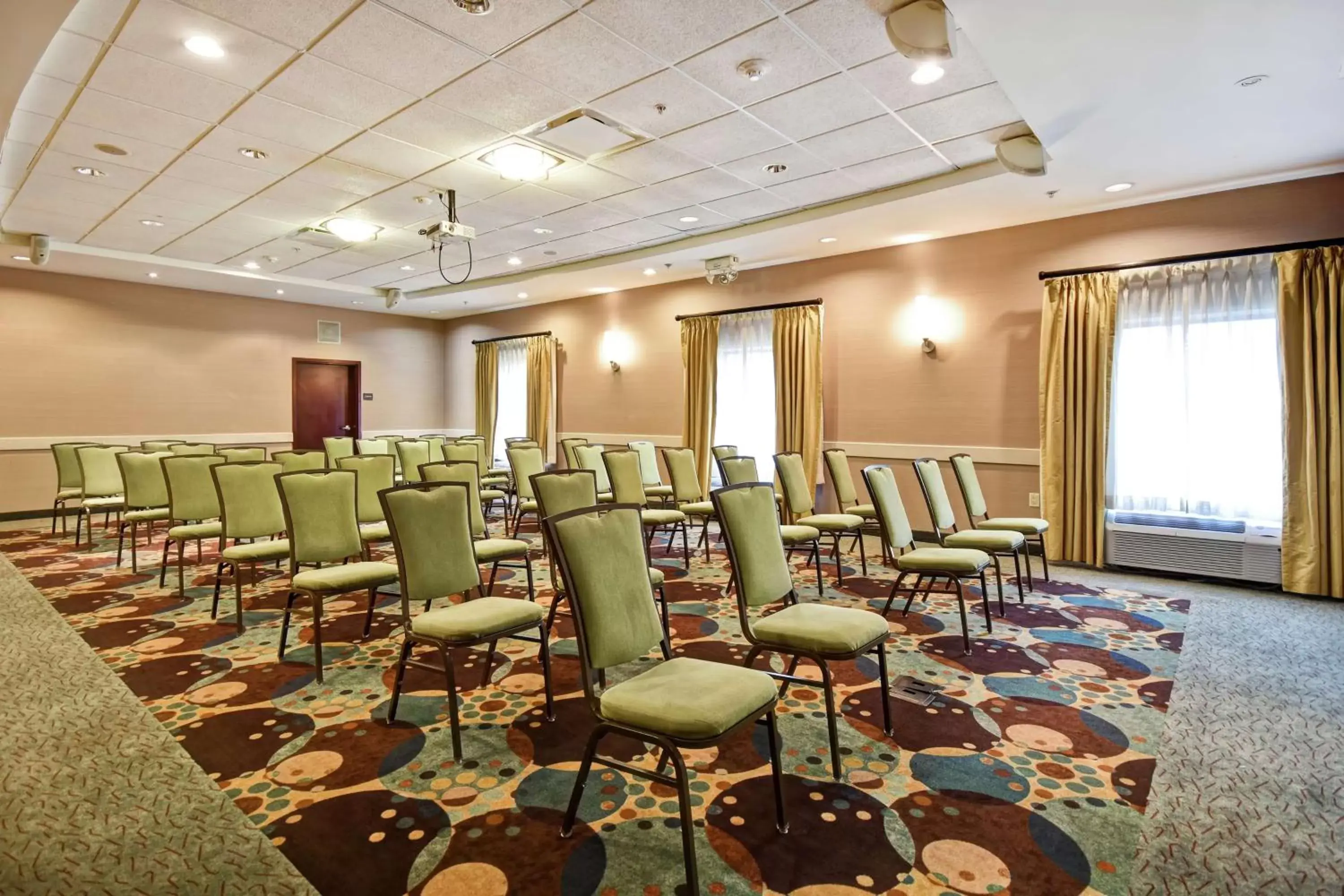 Meeting/conference room in Hampton Inn & Suites Detroit-Canton