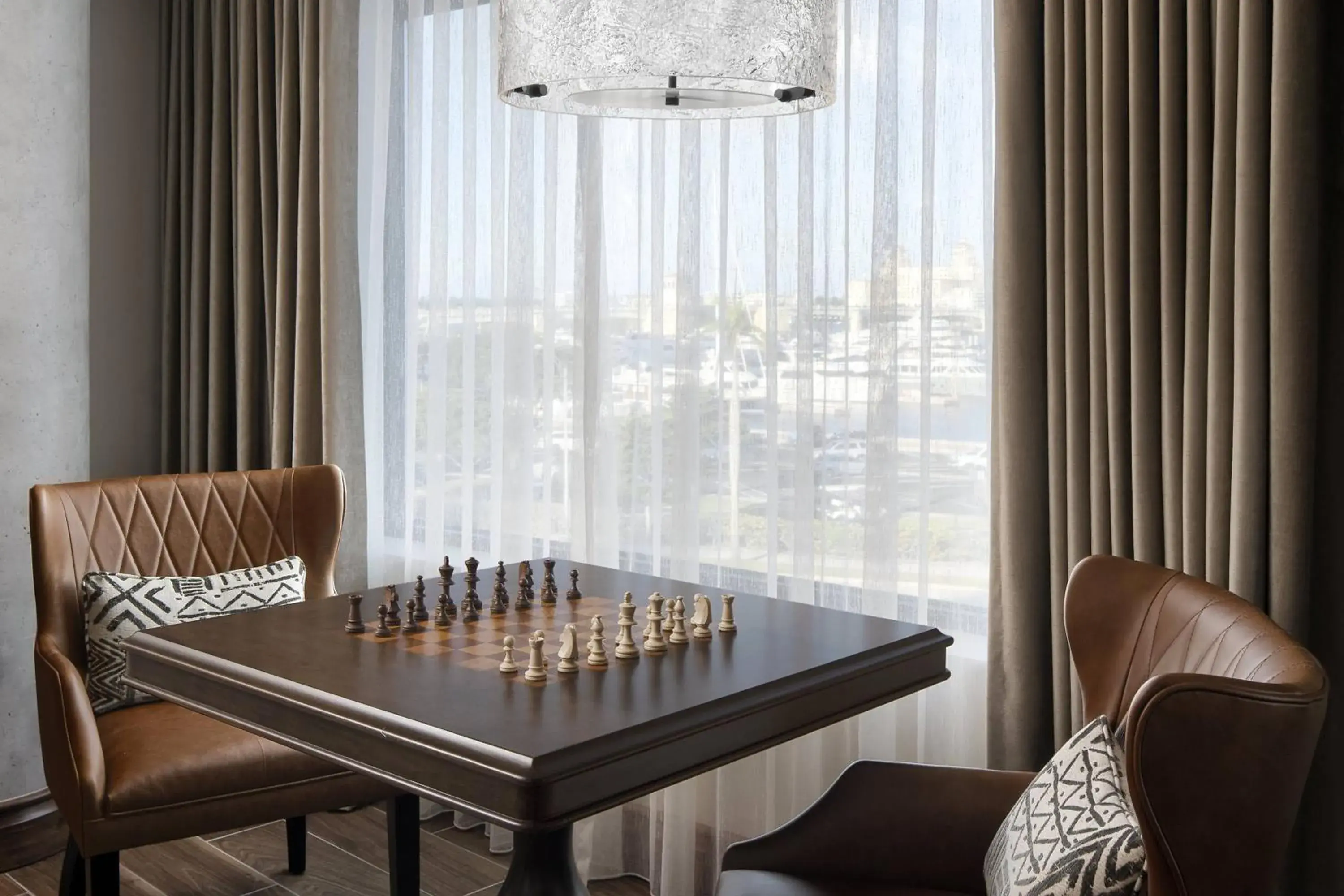 Photo of the whole room, Dining Area in The Ben, Autograph Collection