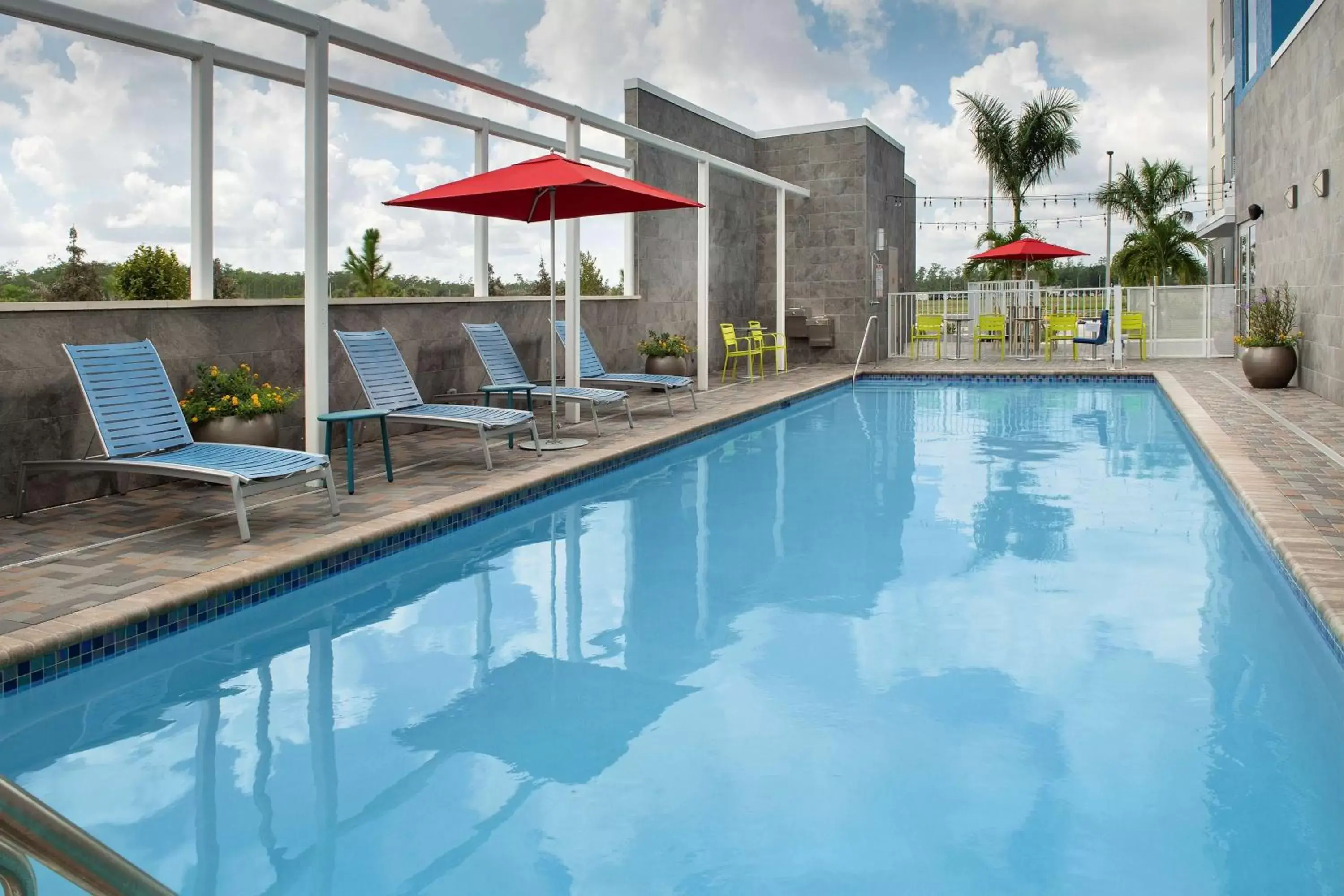 Pool view, Swimming Pool in Home2 Suites by Hilton Fort Myers Airport