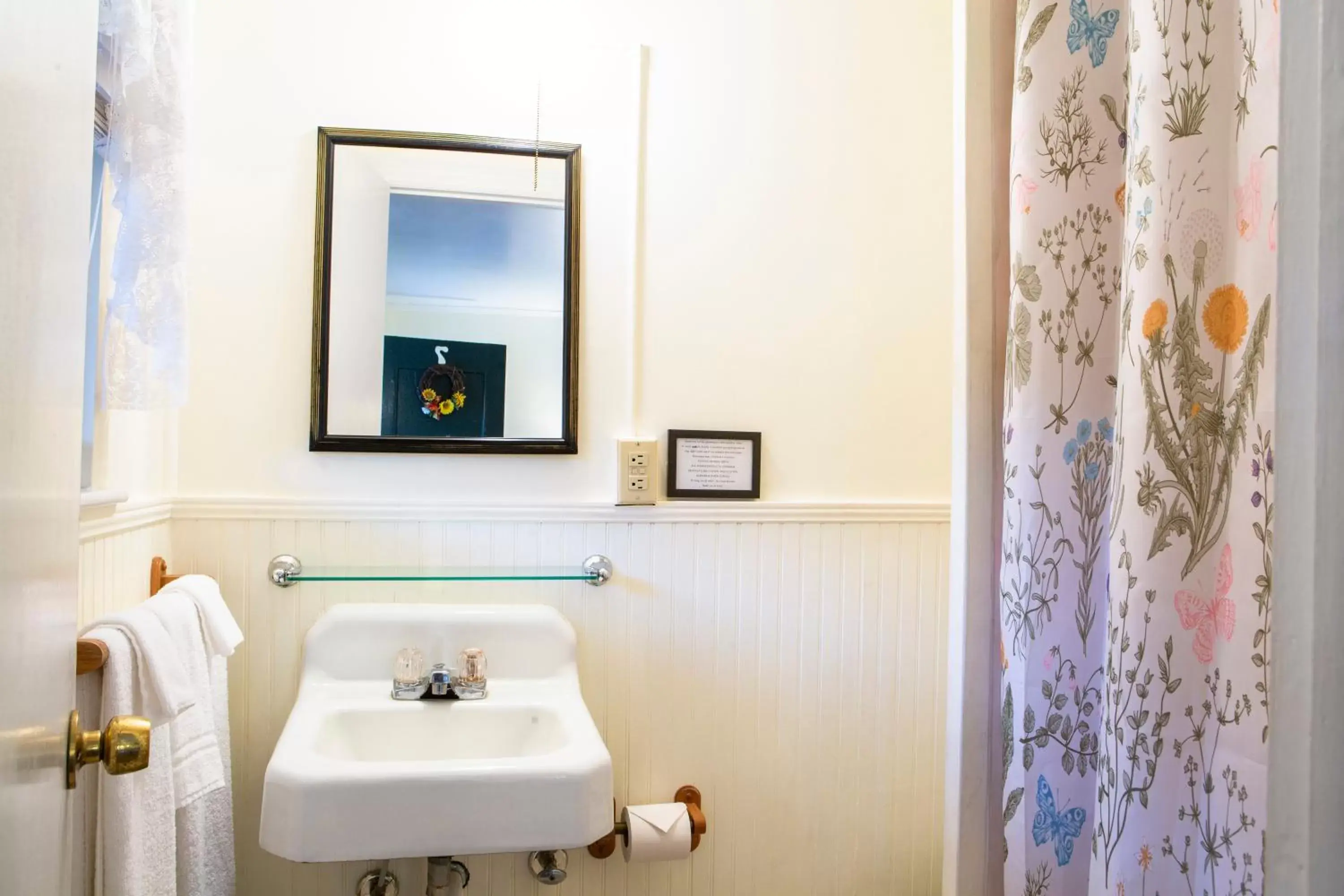 Bathroom in The Chimney Rock Inn & Cottages