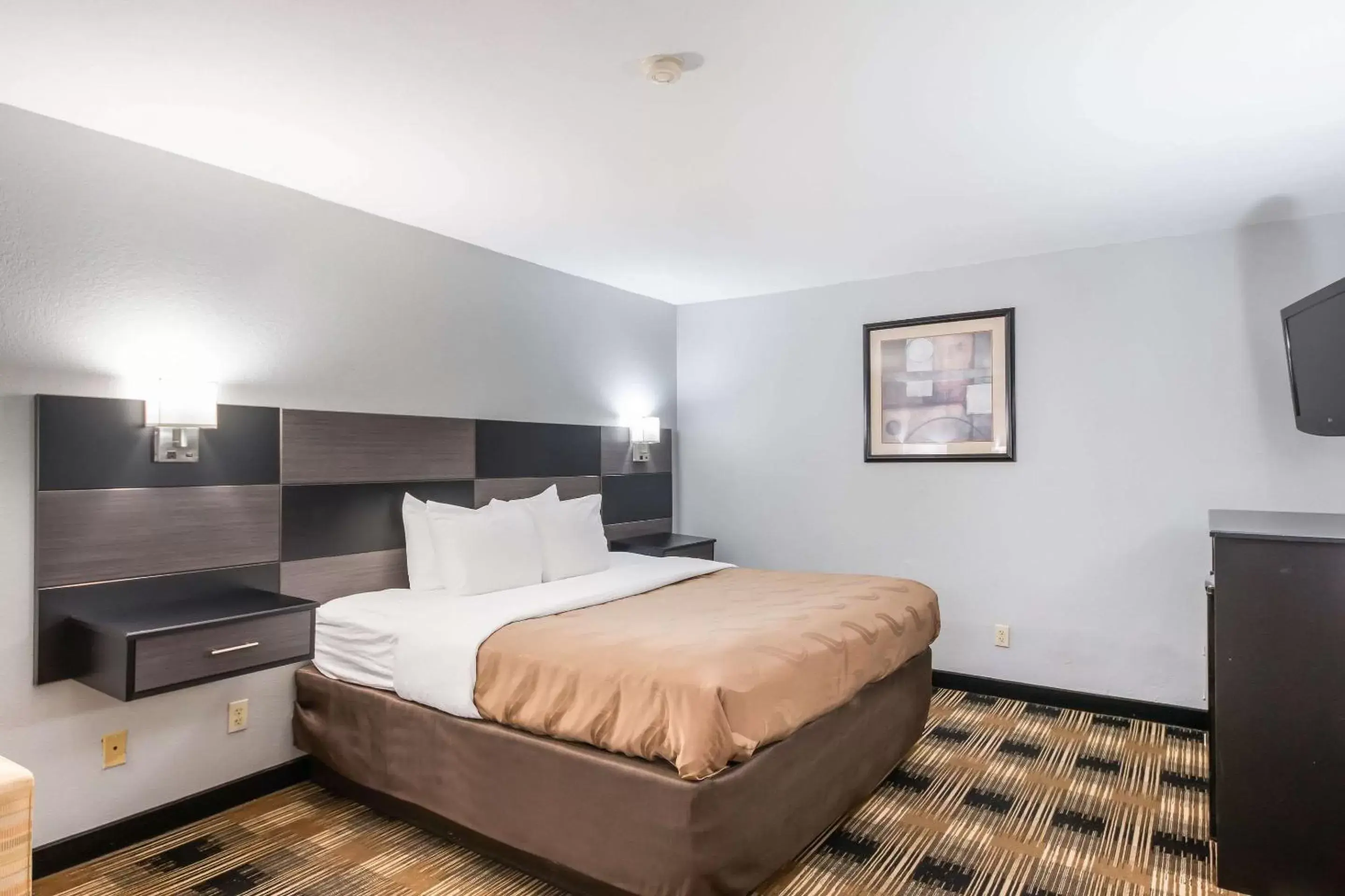 King Room - Non-Smoking in Quality Inn Near Medical Center King Room - Non-Smoking in Quality Inn Near Medical Center