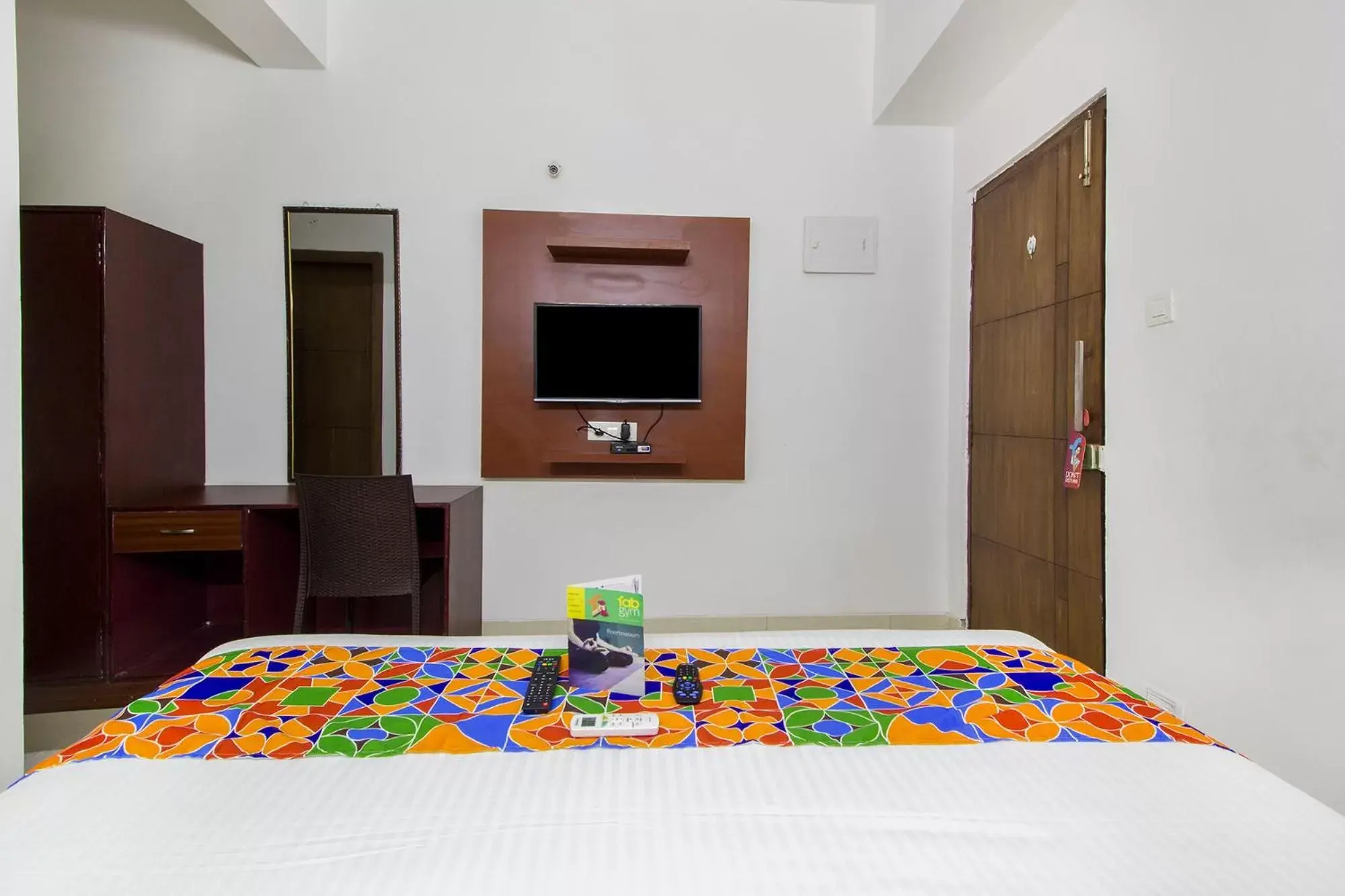 Bed in FabHotel Limestone Suites -750M from Yashoda Hospitals, Somajiguda Bed in FabHotel Limestone Suites -750M from Yashoda Hospitals, Somajiguda