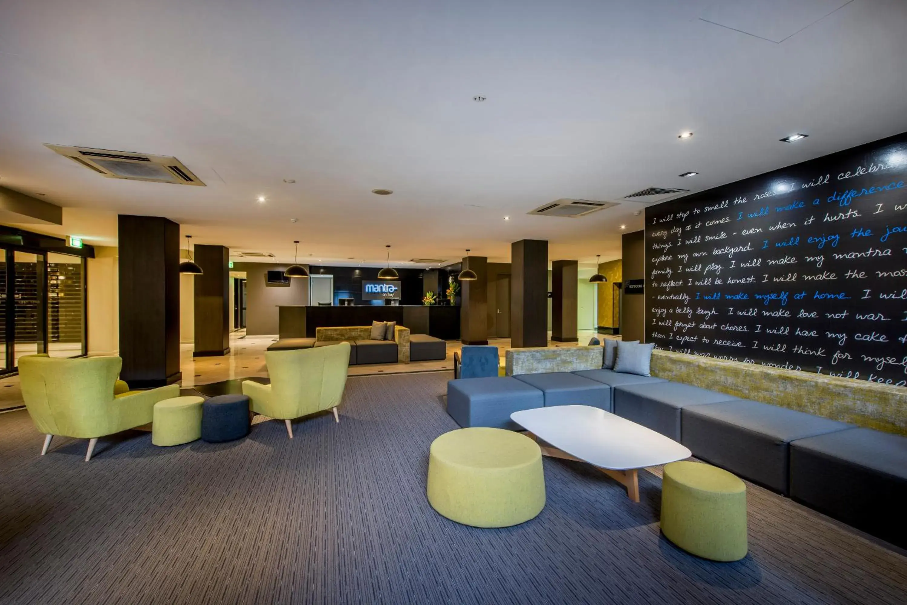 Lobby or reception, Lounge/Bar in Mantra on Hay Perth