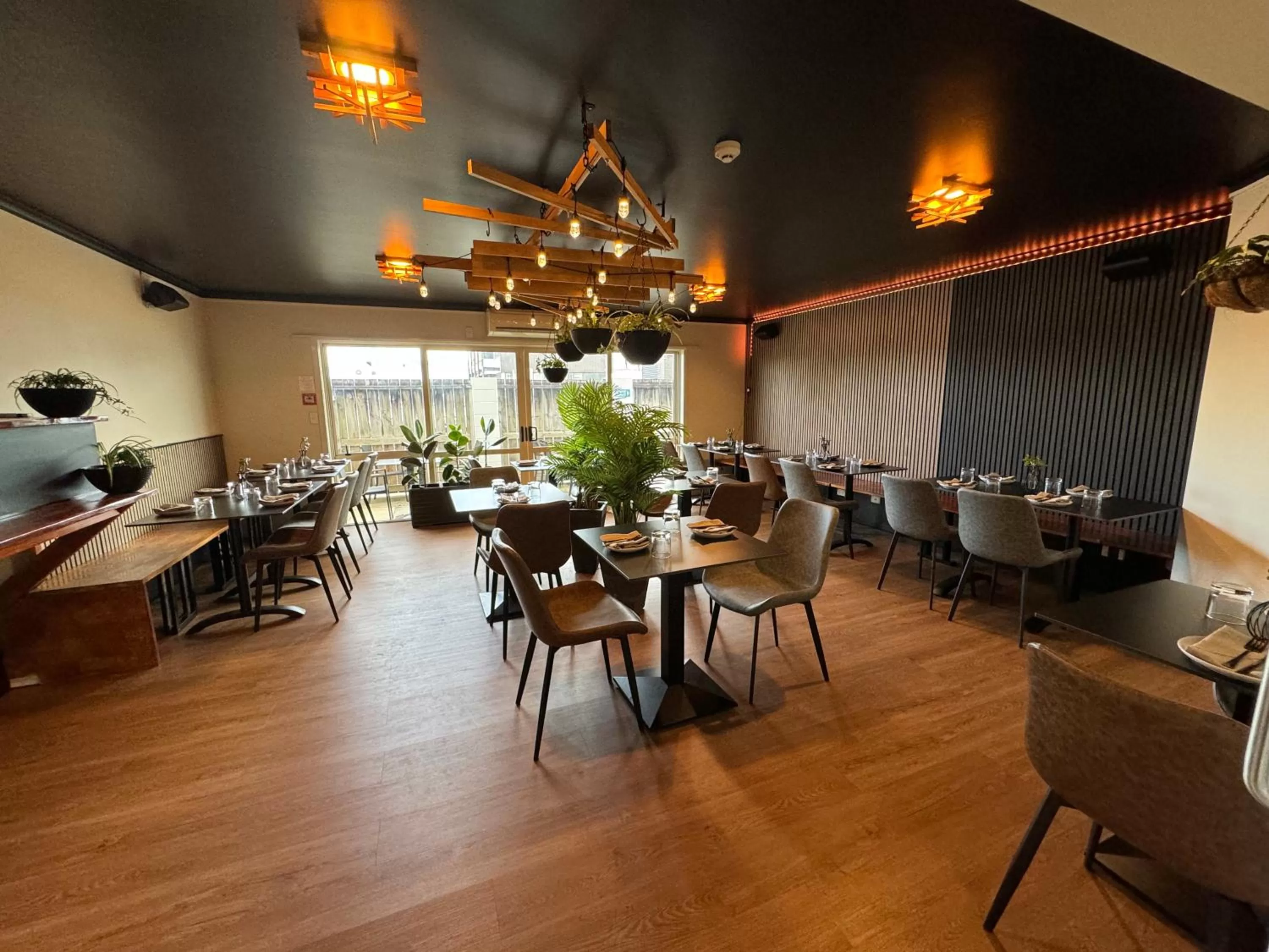 Restaurant/places to eat in B-Ks Premier Motel Palmerston North