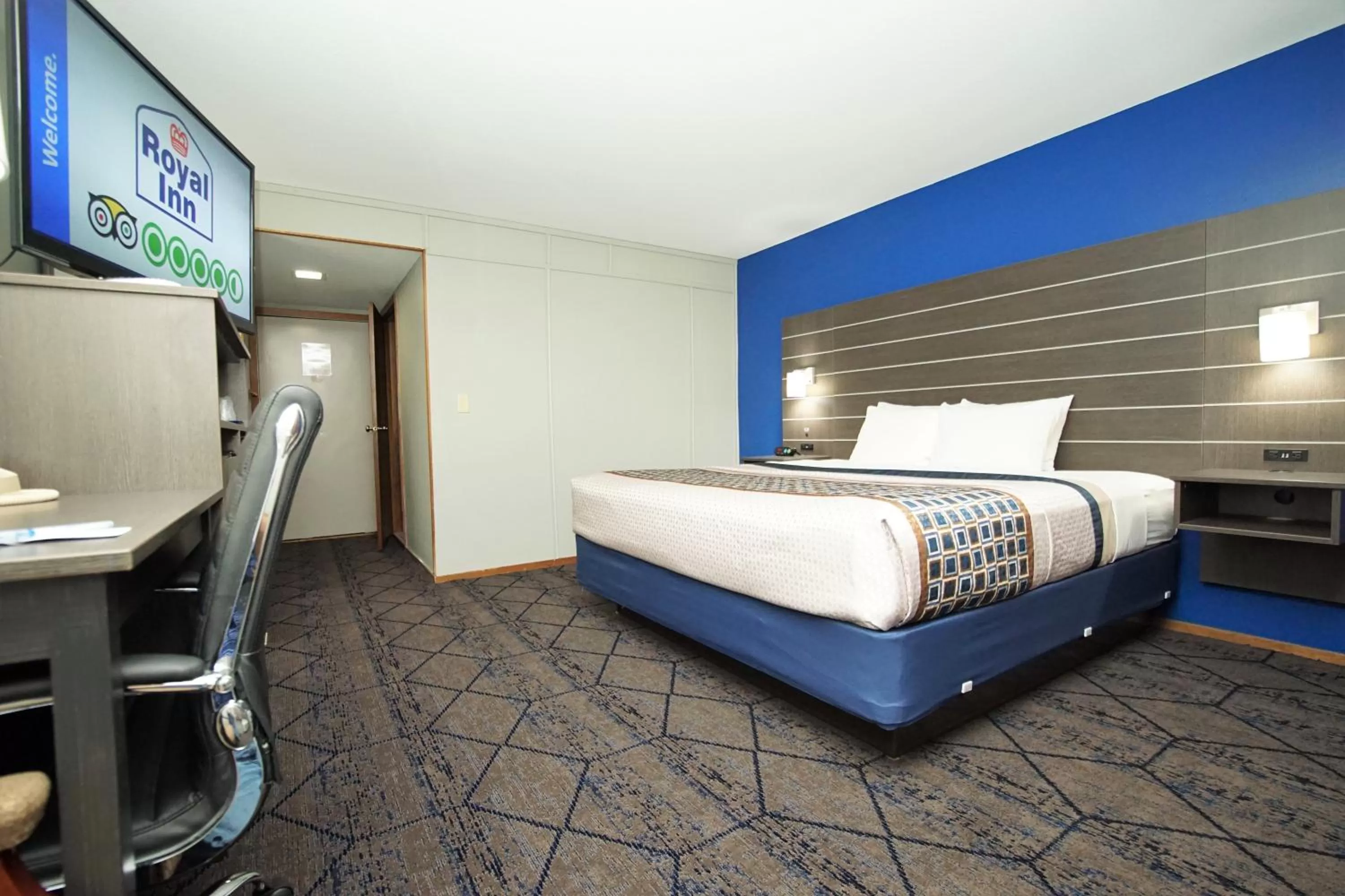 Photo of the whole room, Bed in Royal Inn Hudson I-94