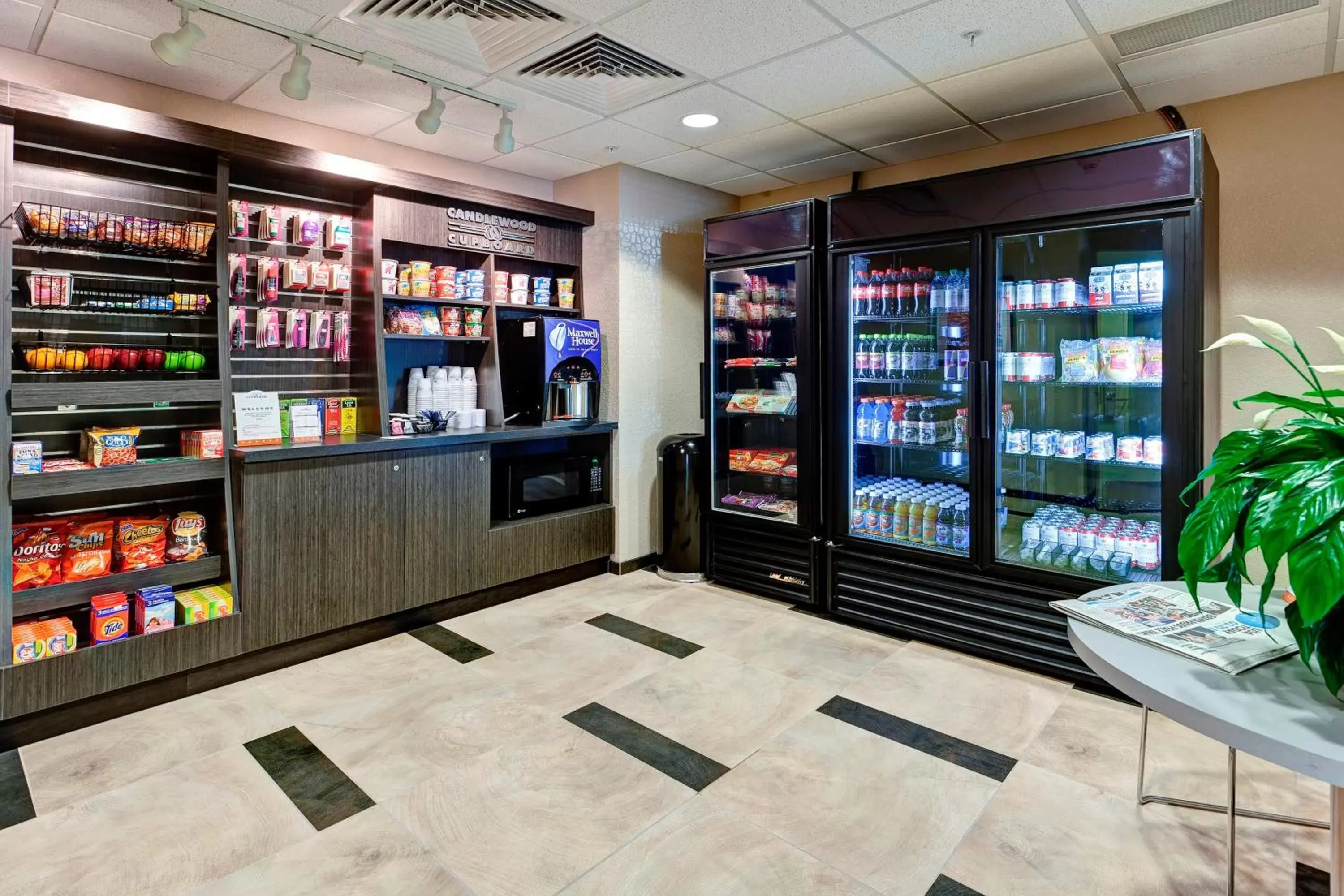 Lobby or reception, Supermarket/Shops in Candlewood Suites Manhattan, an IHG Hotel