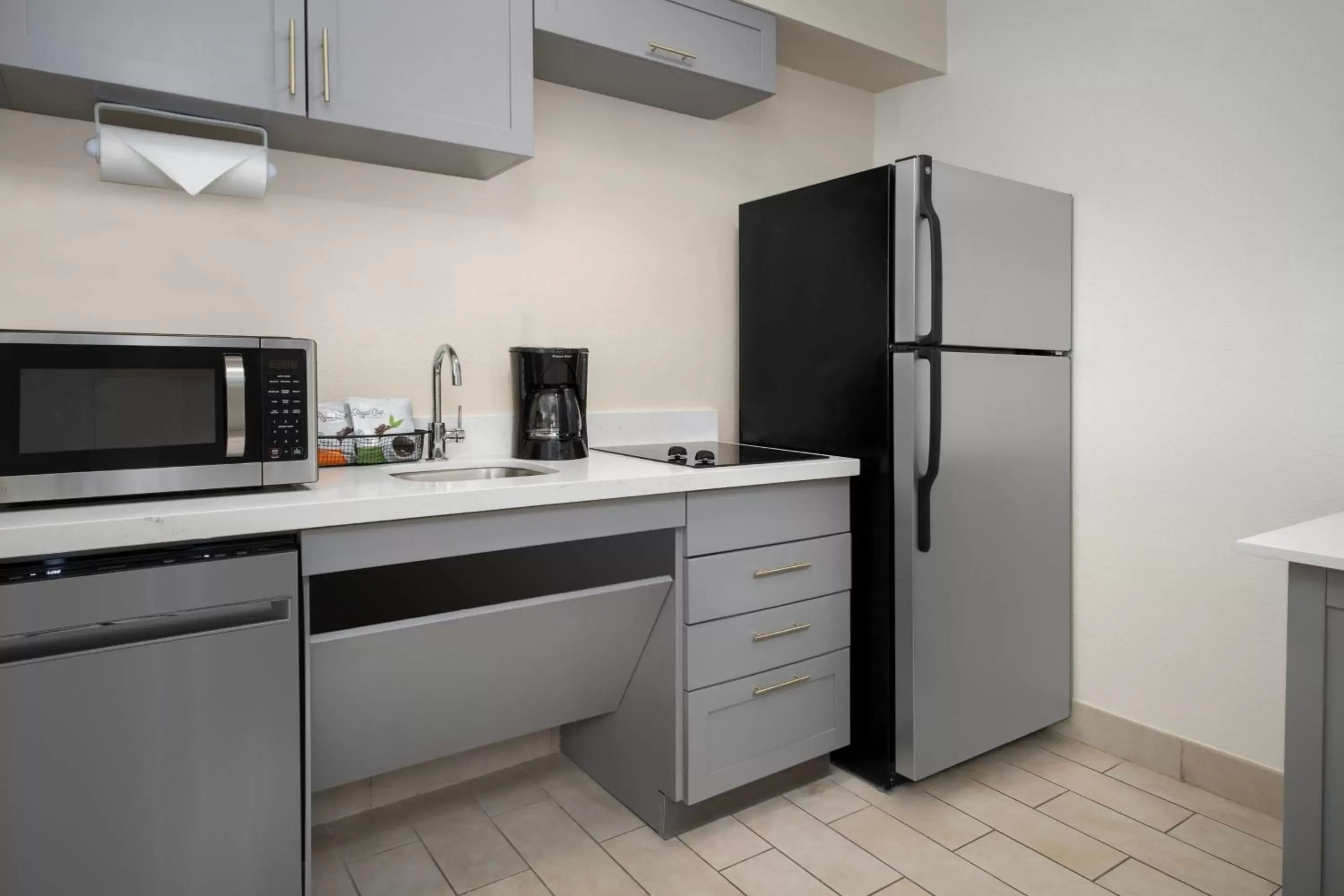 Kitchen or kitchenette, Kitchen/Kitchenette in Residence Inn by Marriott Washington - DC/Foggy Bottom