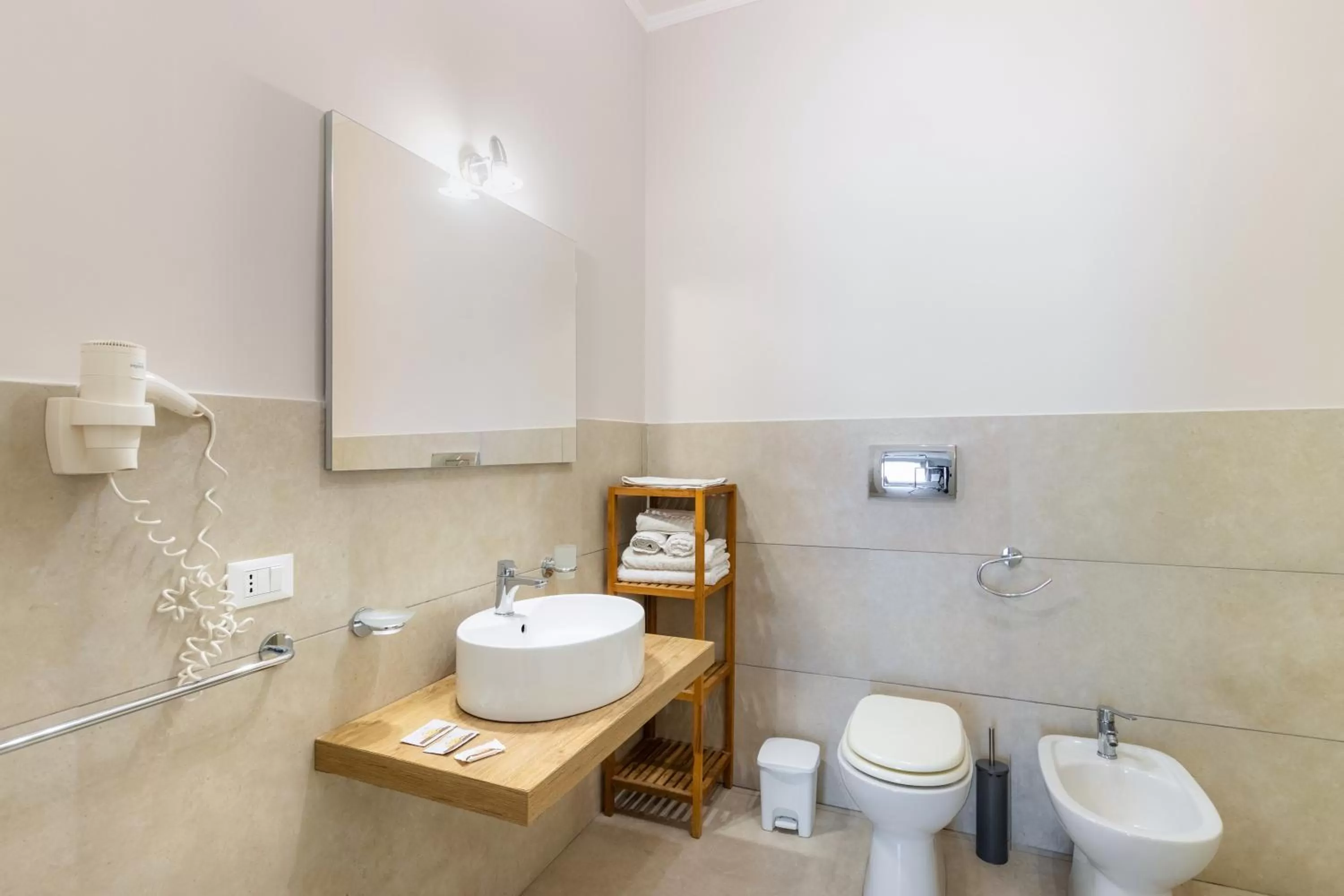 Shower in Nonna Nina