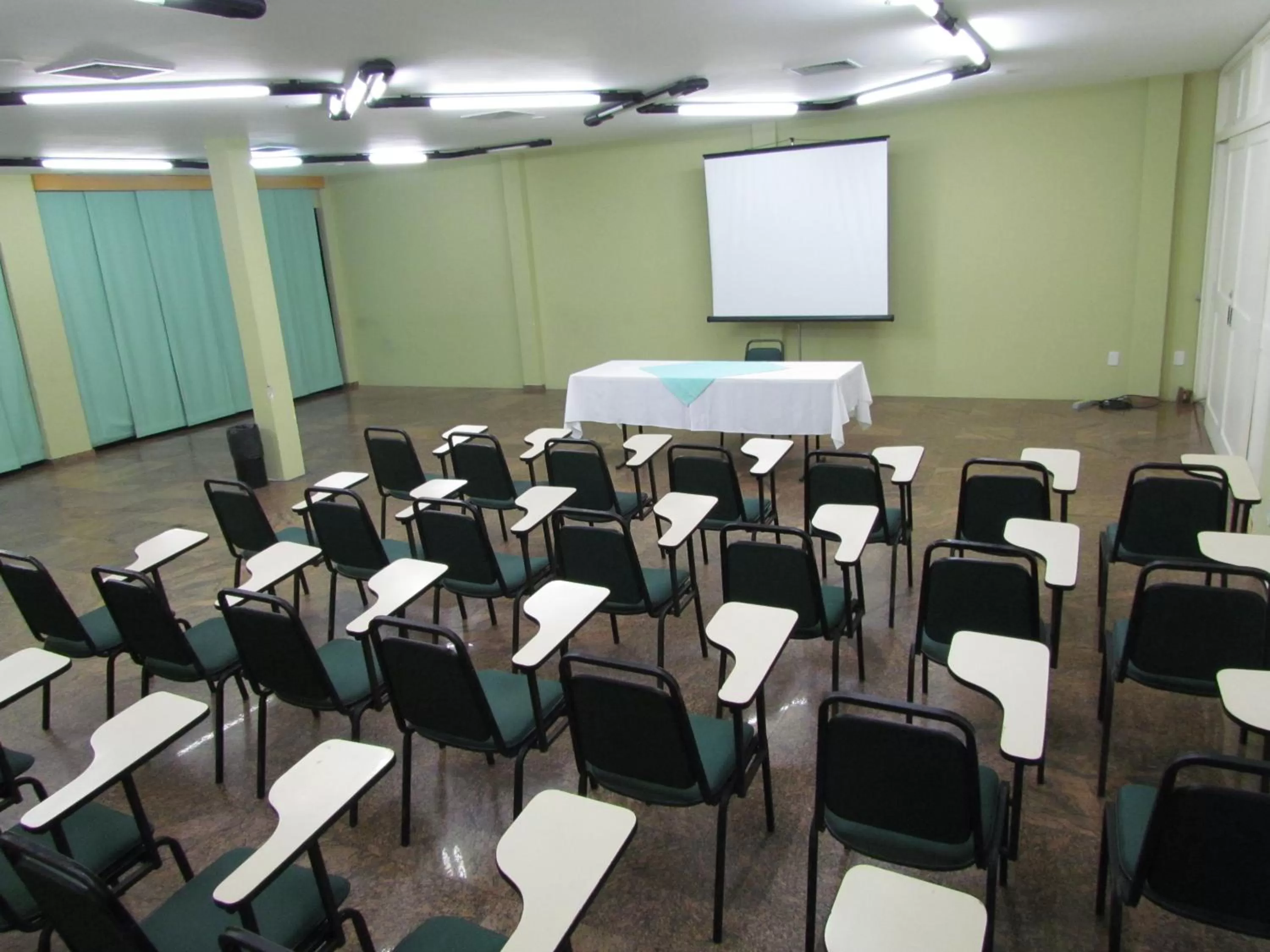 Meeting/conference room in Brisamar Suite Hotel