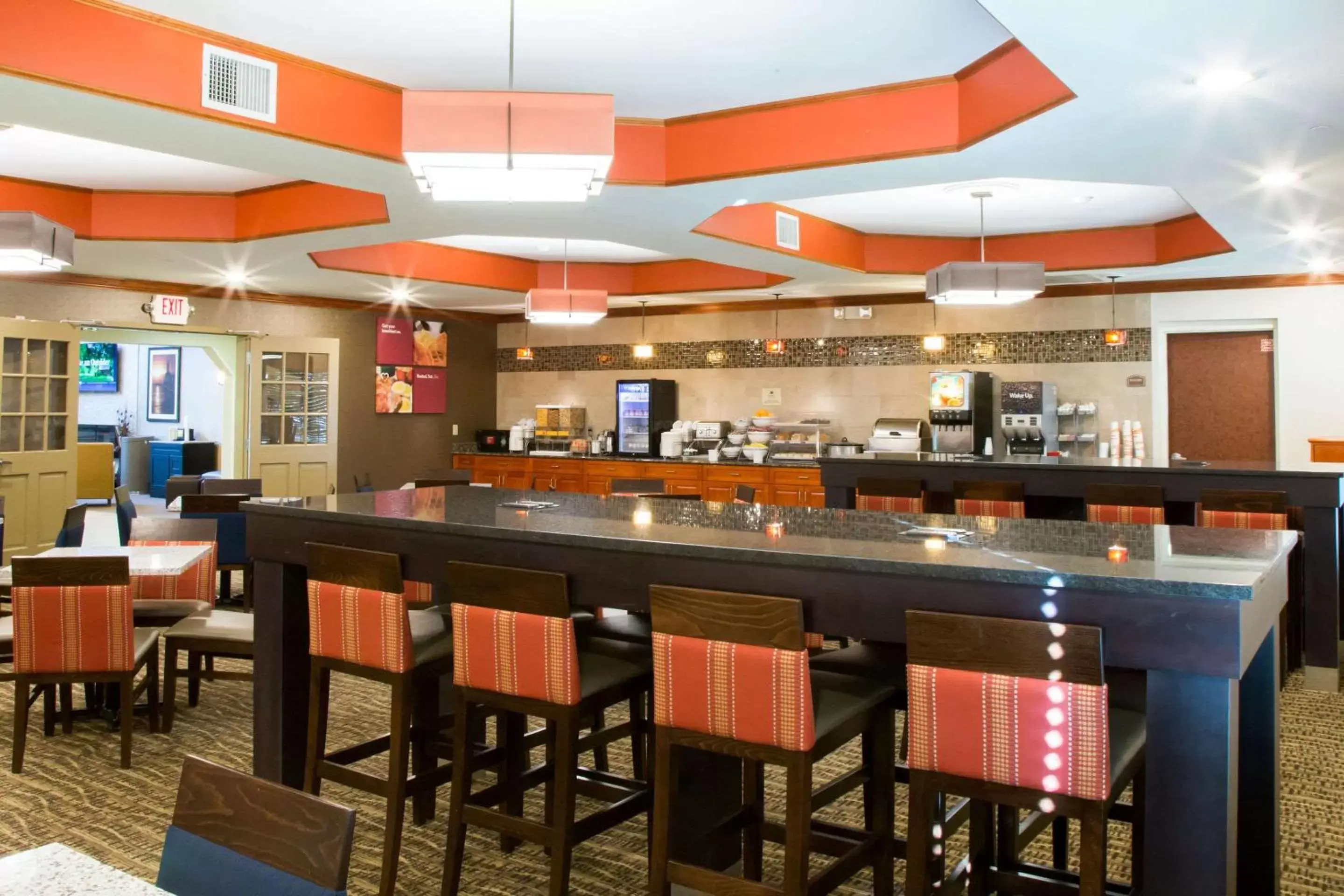 Restaurant/places to eat, Lounge/Bar in Comfort Suites Grand Rapids South