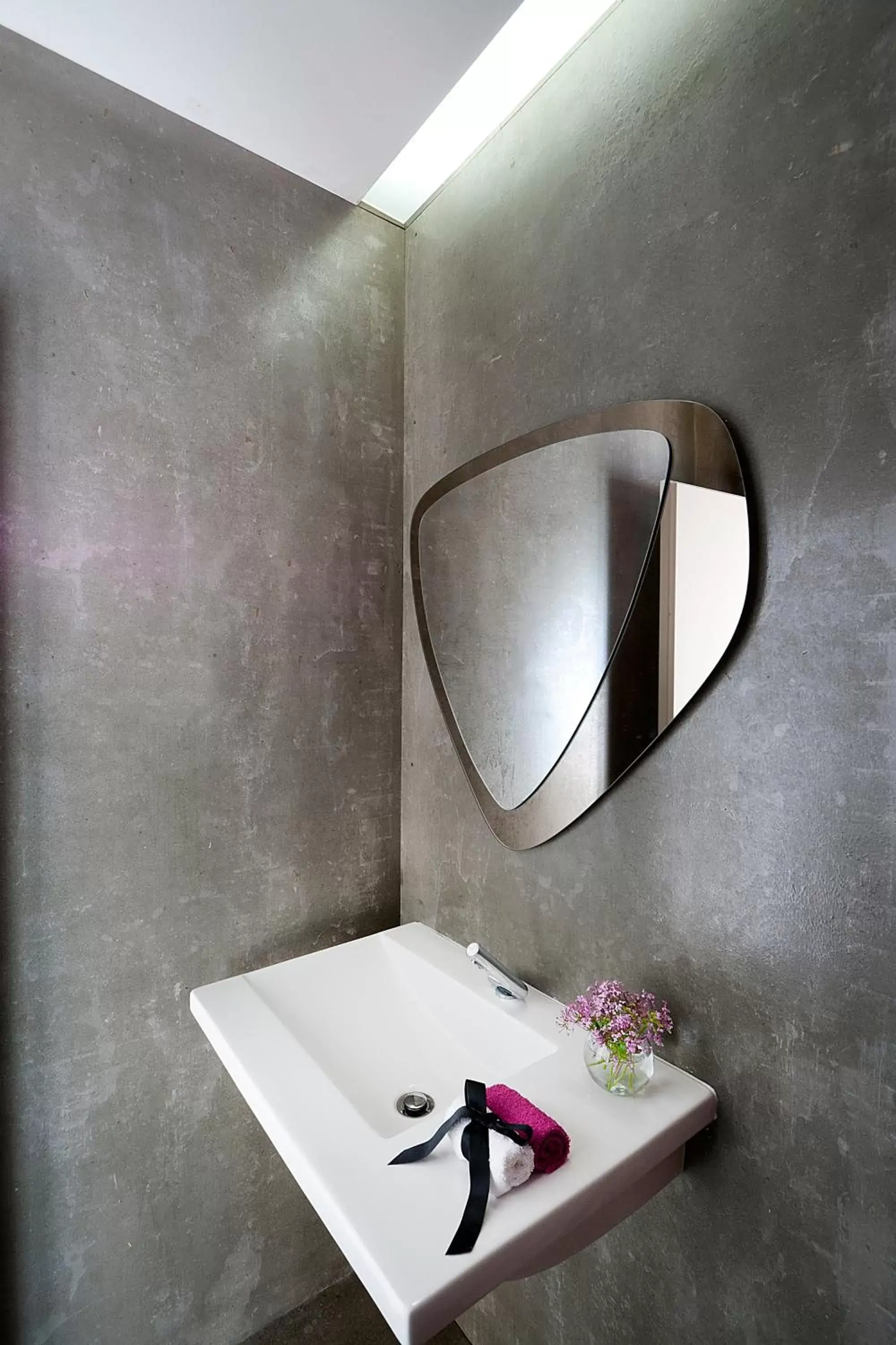 Bathroom in Absoluto Design Hotel