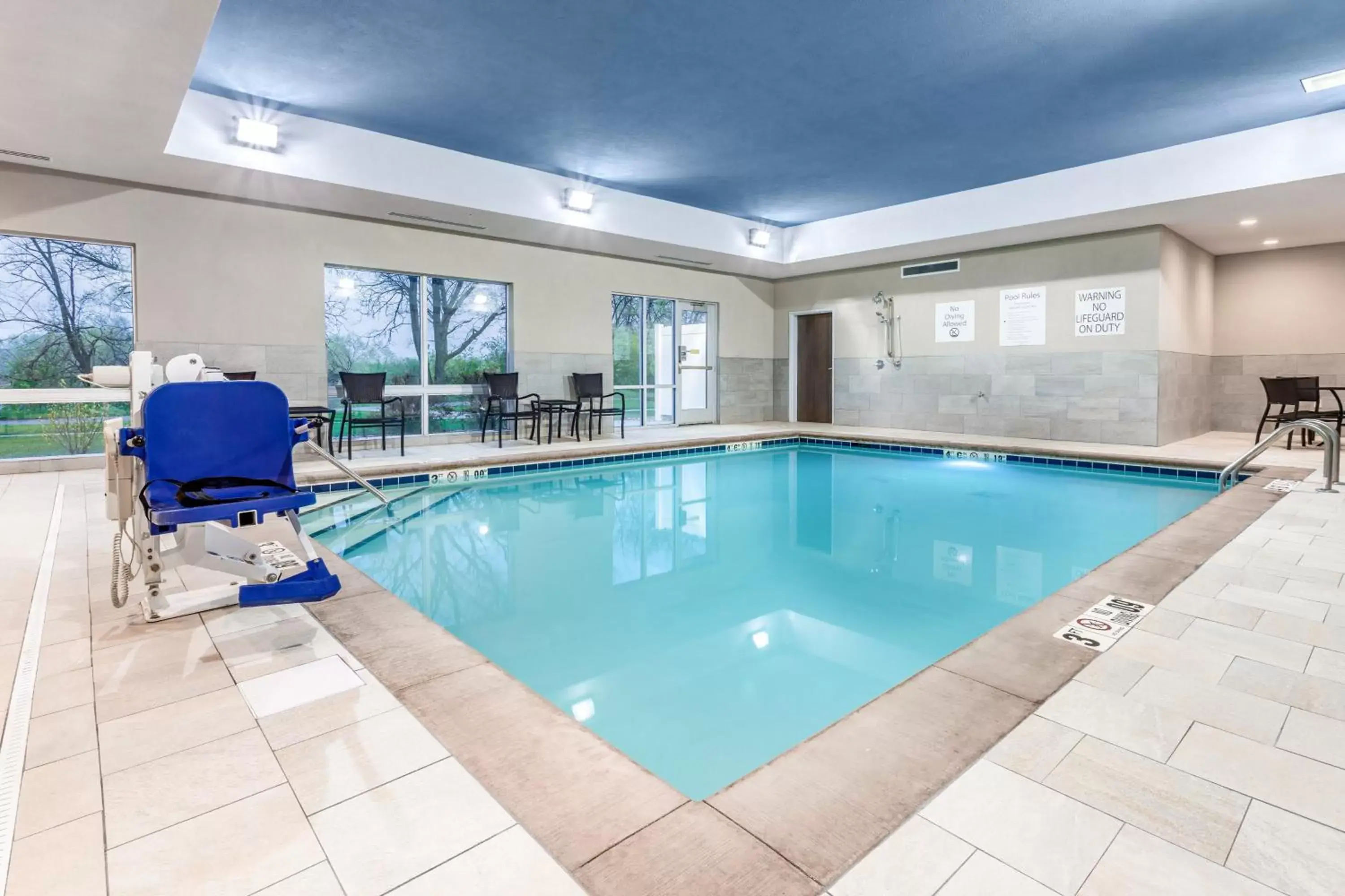 Swimming Pool in Holiday Inn Express & Suites Hammond, an IHG Hotel