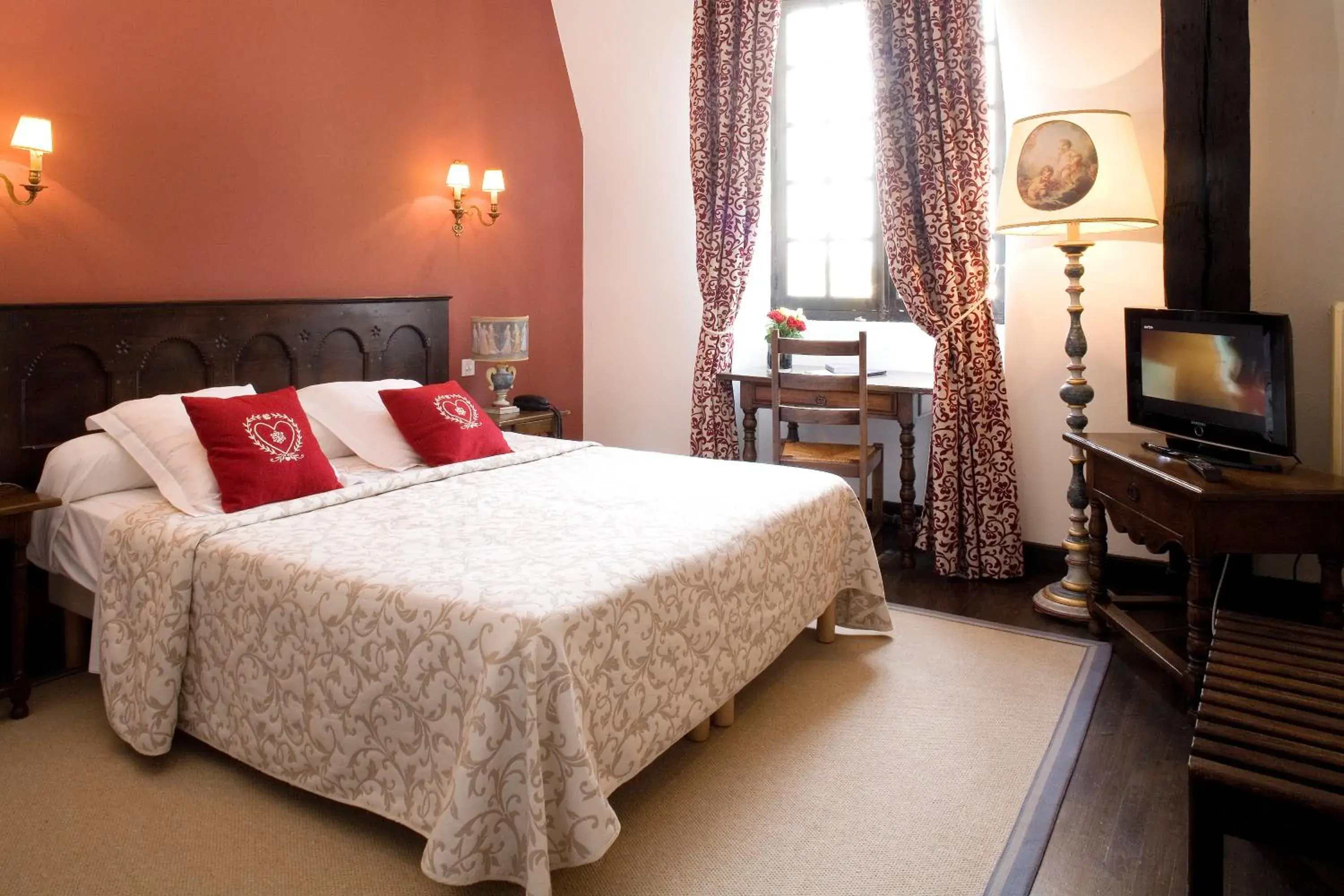 Bedroom, Bed in Grand Hôtel de l'Abbaye