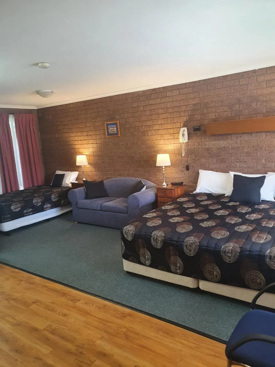 King Room with Garden View in Greenacres Motel