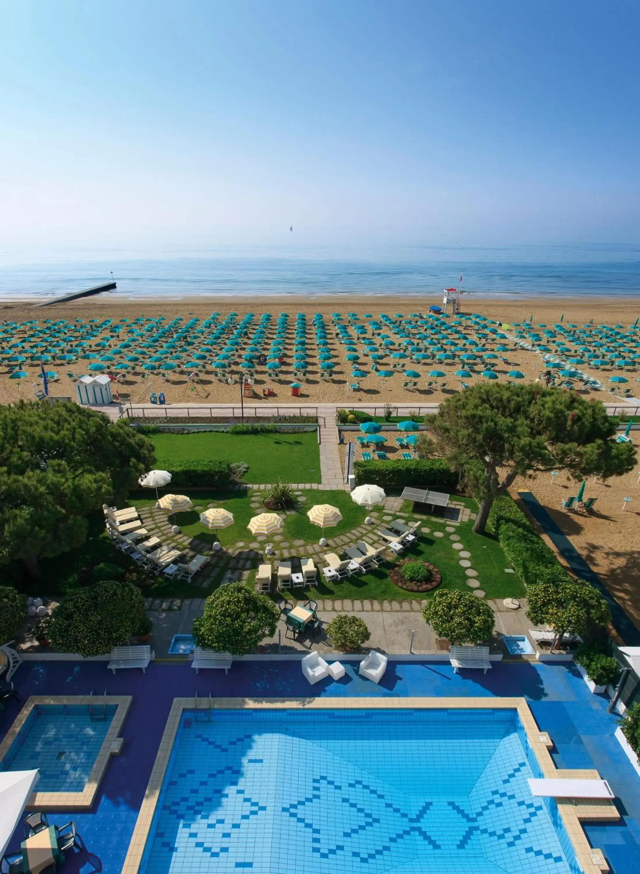 Beach, Pool View in Hotel Croce Di Malta