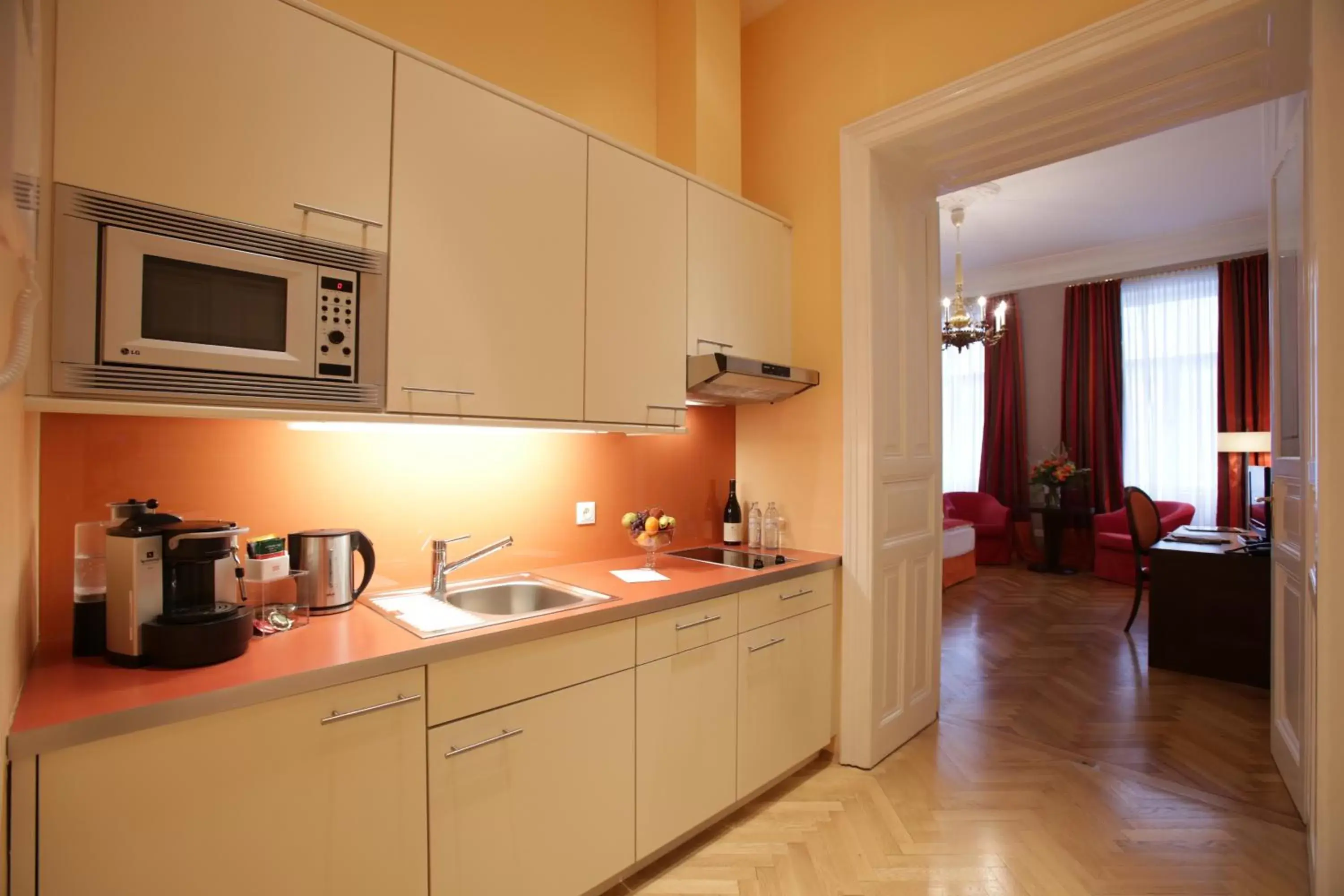 Coffee/tea facilities, Kitchen/Kitchenette in Appartement-Hotel an der Riemergasse