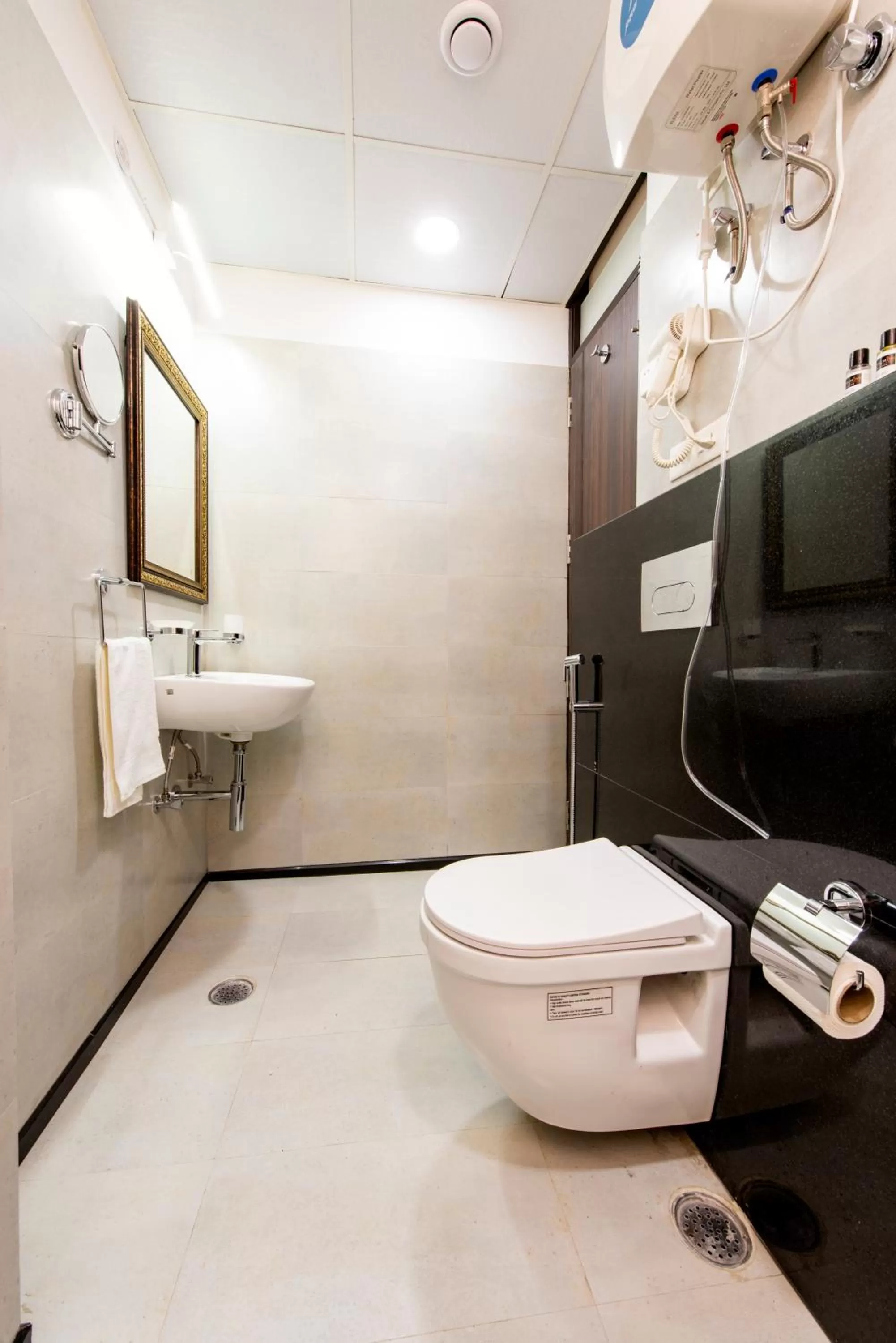 Shower in House of Backpackers