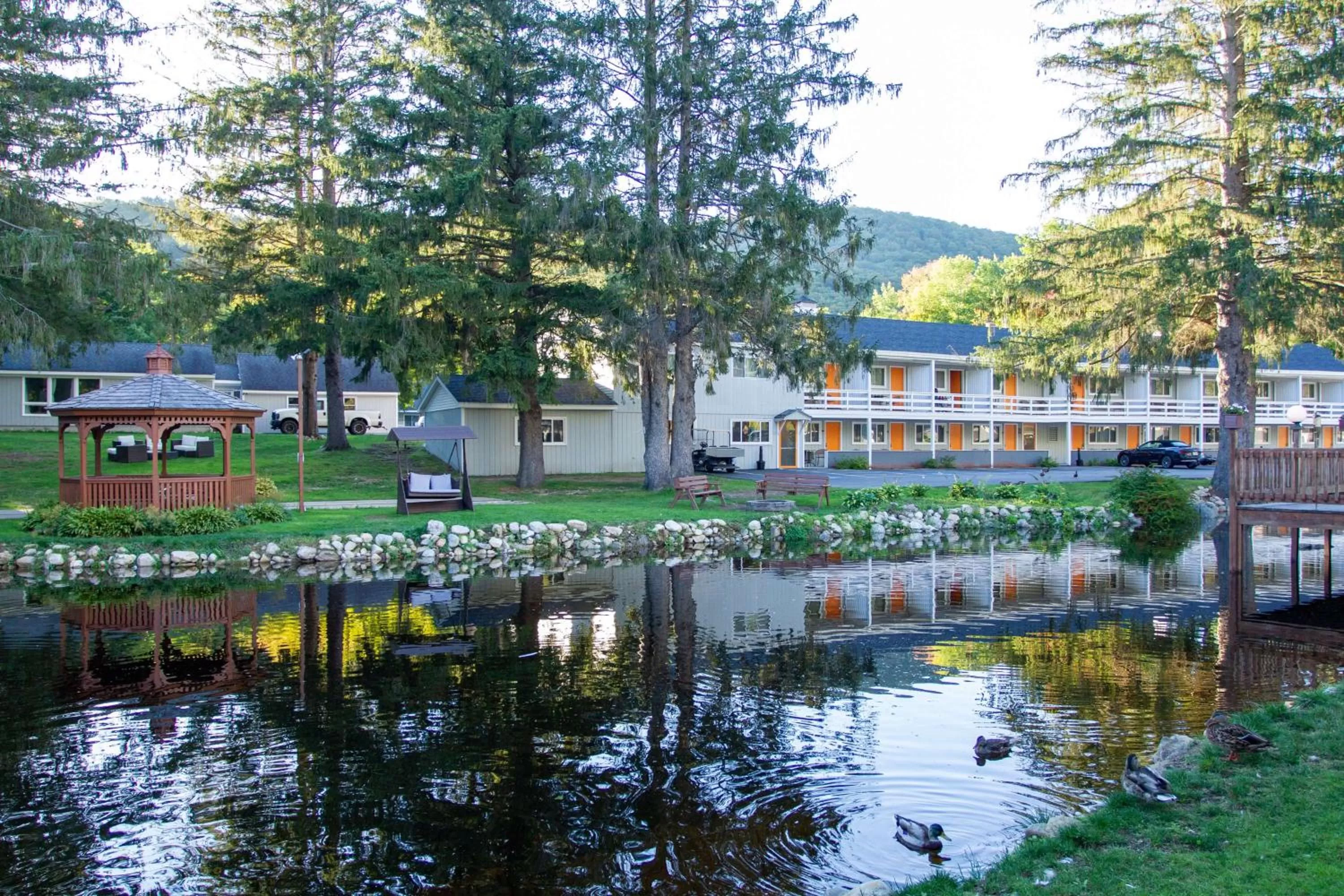 Property building in Woodwards White Mountain Resort, BW Signature Collection