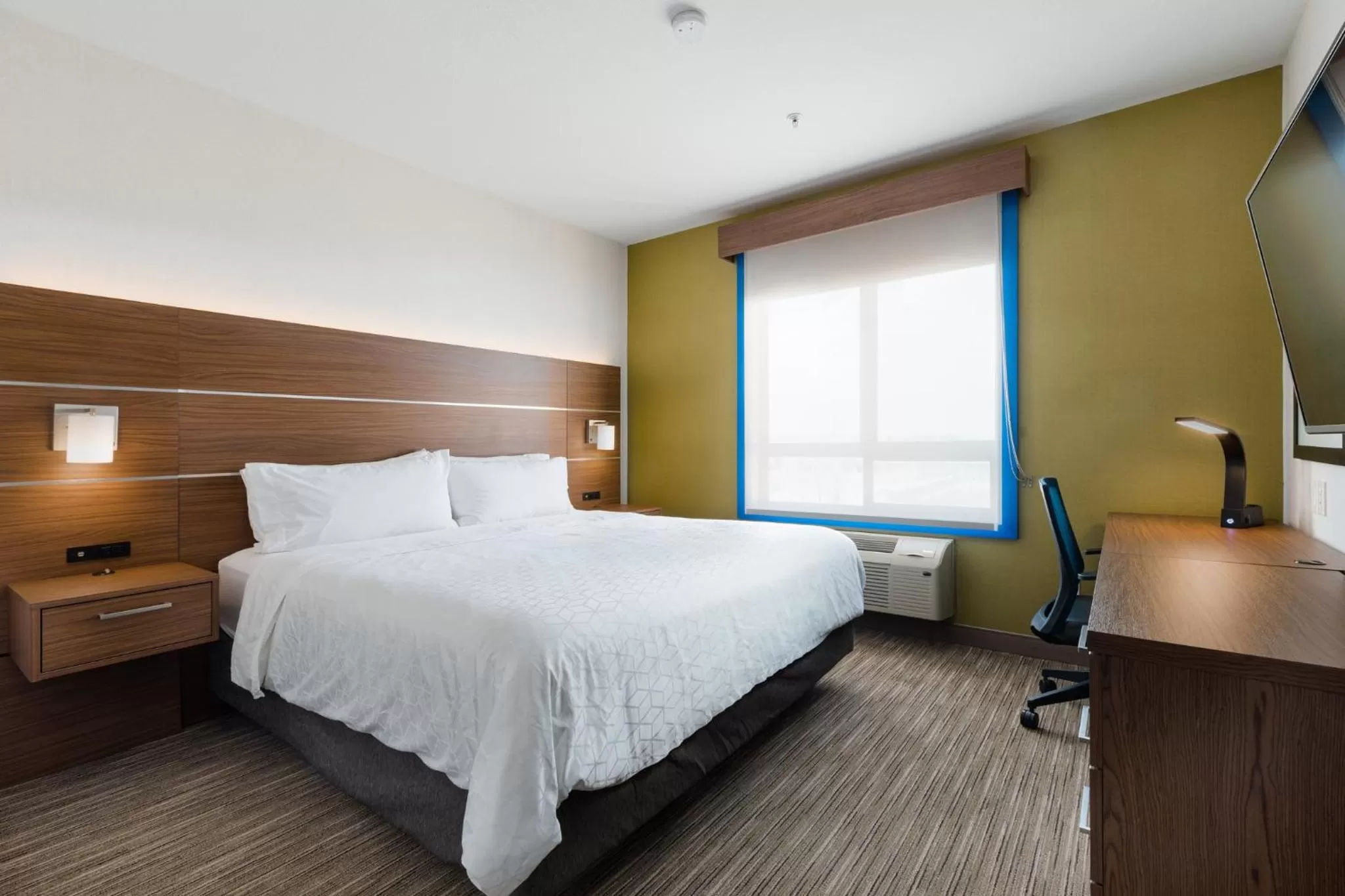 Photo of the whole room, Bed in Holiday Inn Express Grande Prairie by IHG