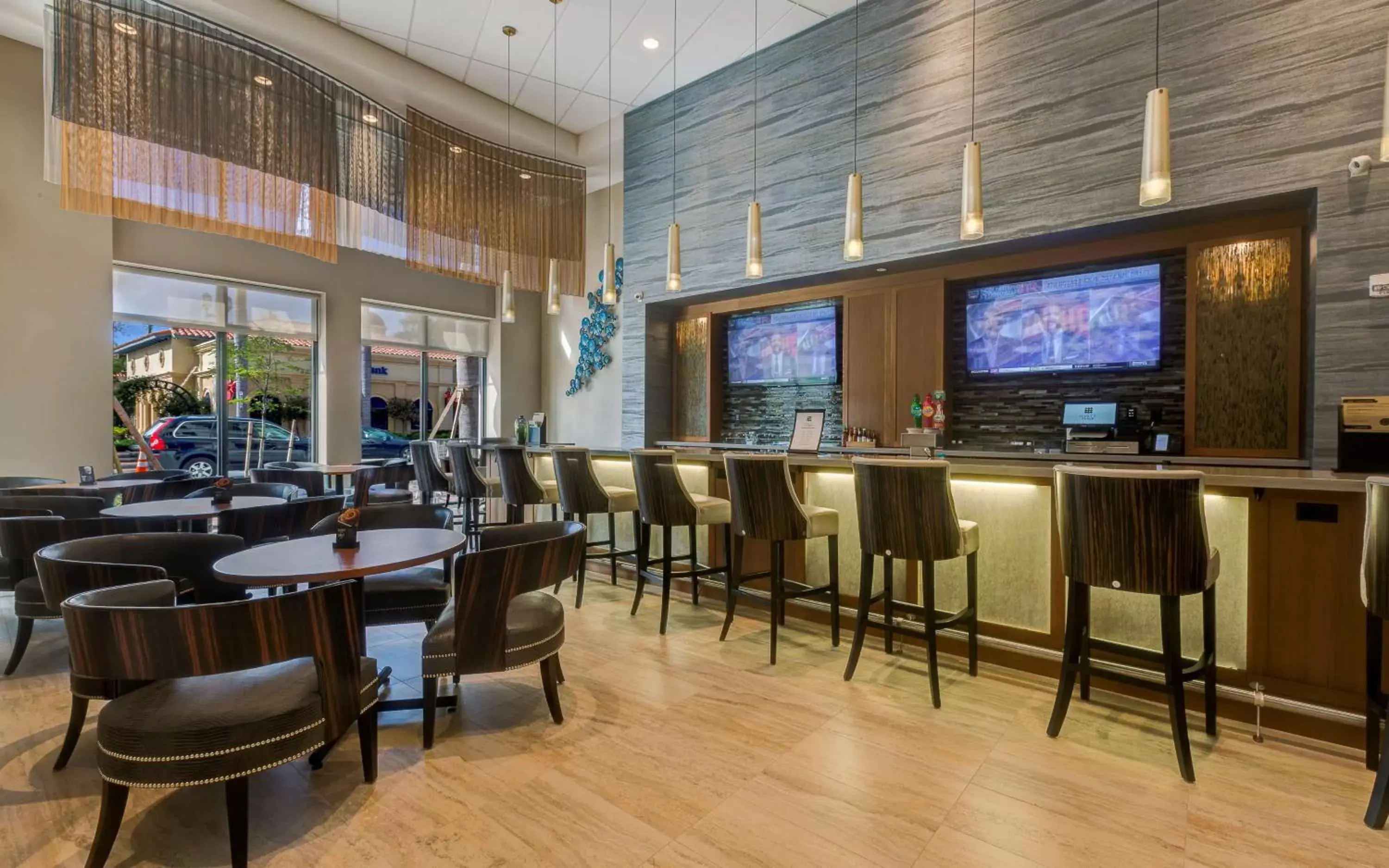 Lounge or bar in Hyatt Place Boca Raton