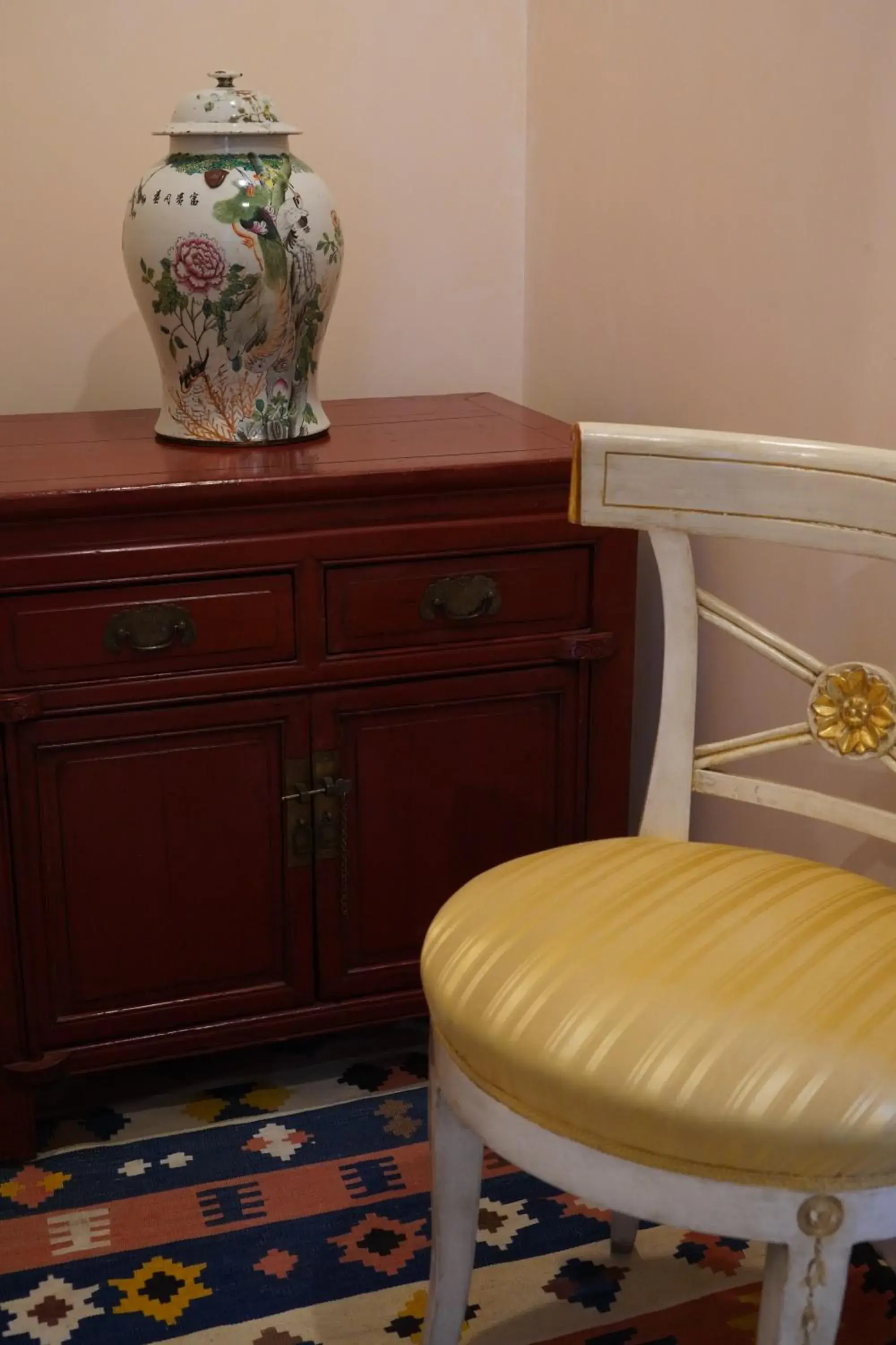 Decorative detail, Bed in Granda Sweet Suites