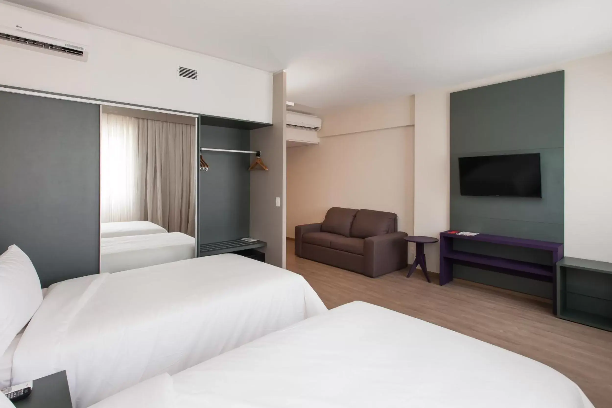 Twin Suite – 2 single beds in eSuites Virgínia Luxemburgo Twin Suite – 2 single beds in eSuites Virgínia Luxemburgo