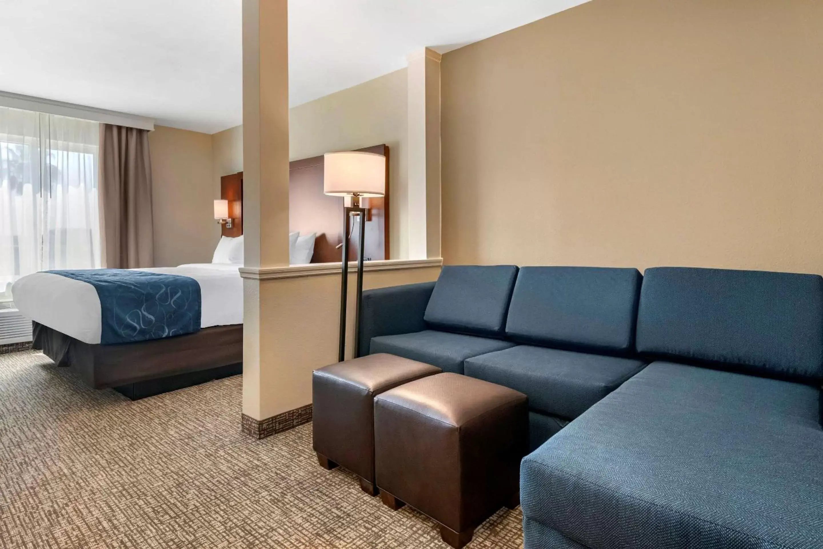 Photo of the whole room, Seating Area in Comfort Suites Daytona Beach - Speedway