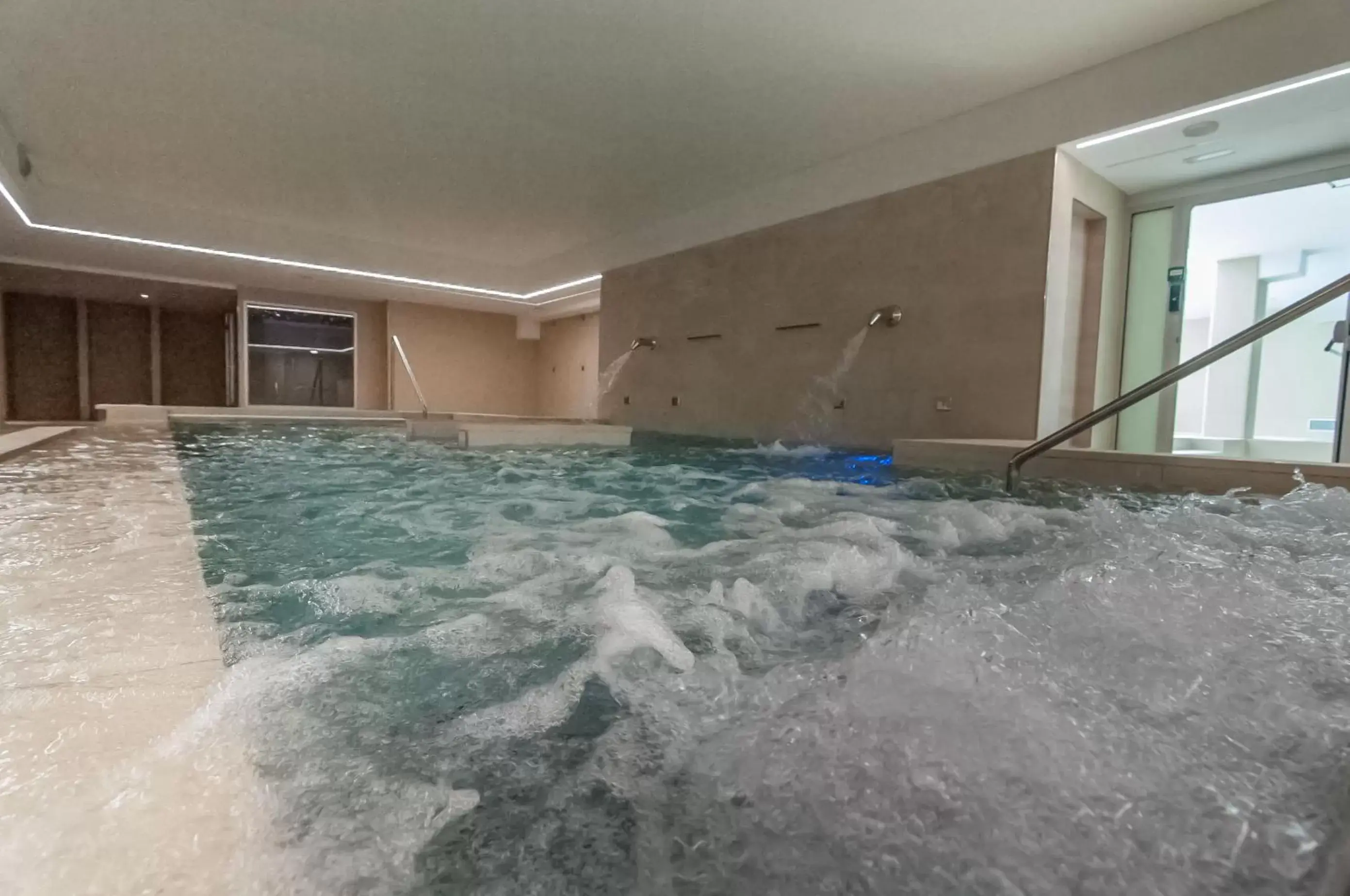 Spa and wellness centre/facilities, Swimming Pool in Hotel Sorli Emocions