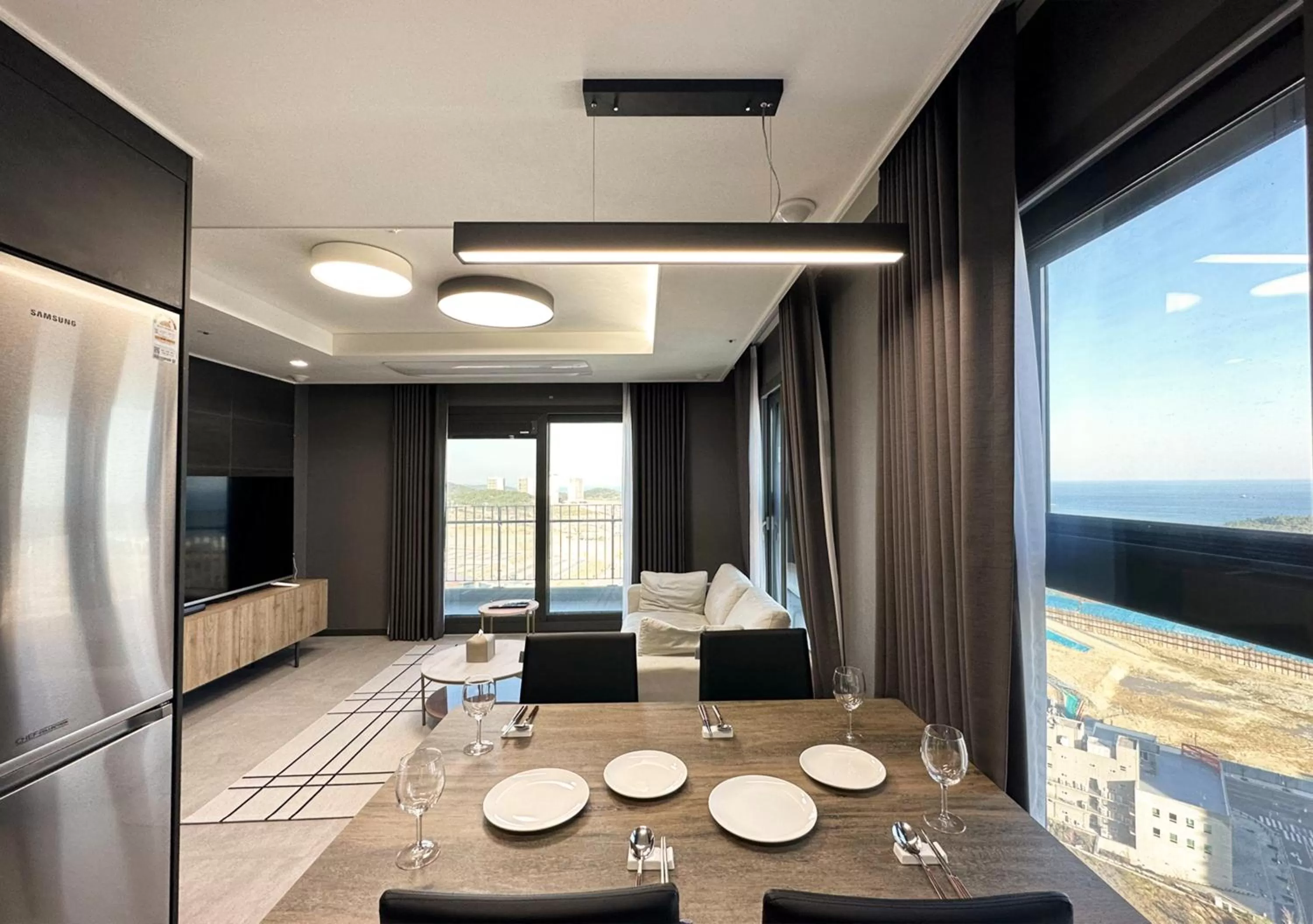 Y Collection by UH FLAT Osiria