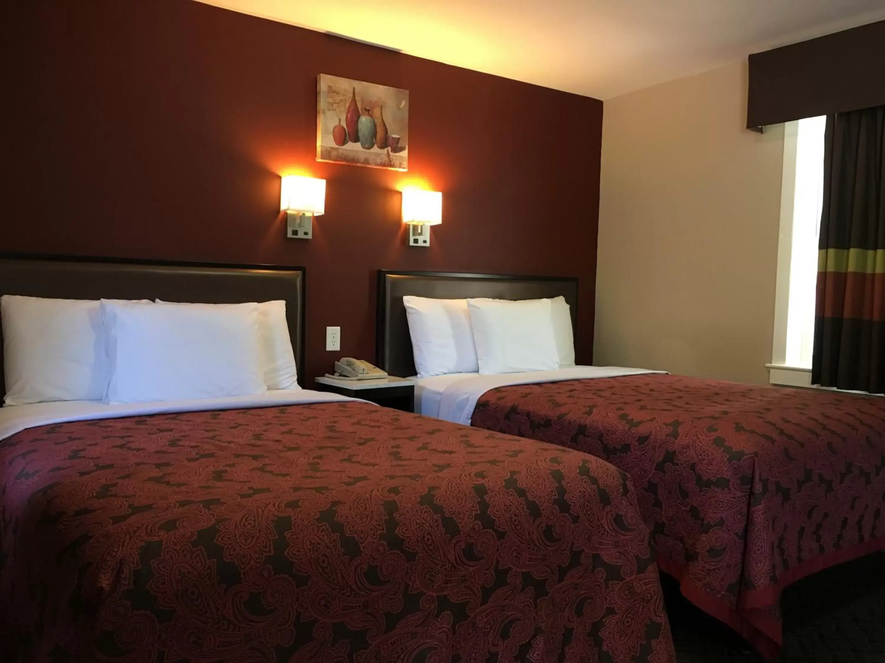 Double Room with Two Double Beds - Non-Smoking in Scottish Inns Milford Double Room with Two Double Beds - Non-Smoking in Scottish Inns Milford