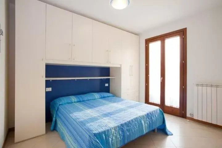 Bed in Villaggio dei Fiori Apart- Hotel 3 Stars - Family Resort