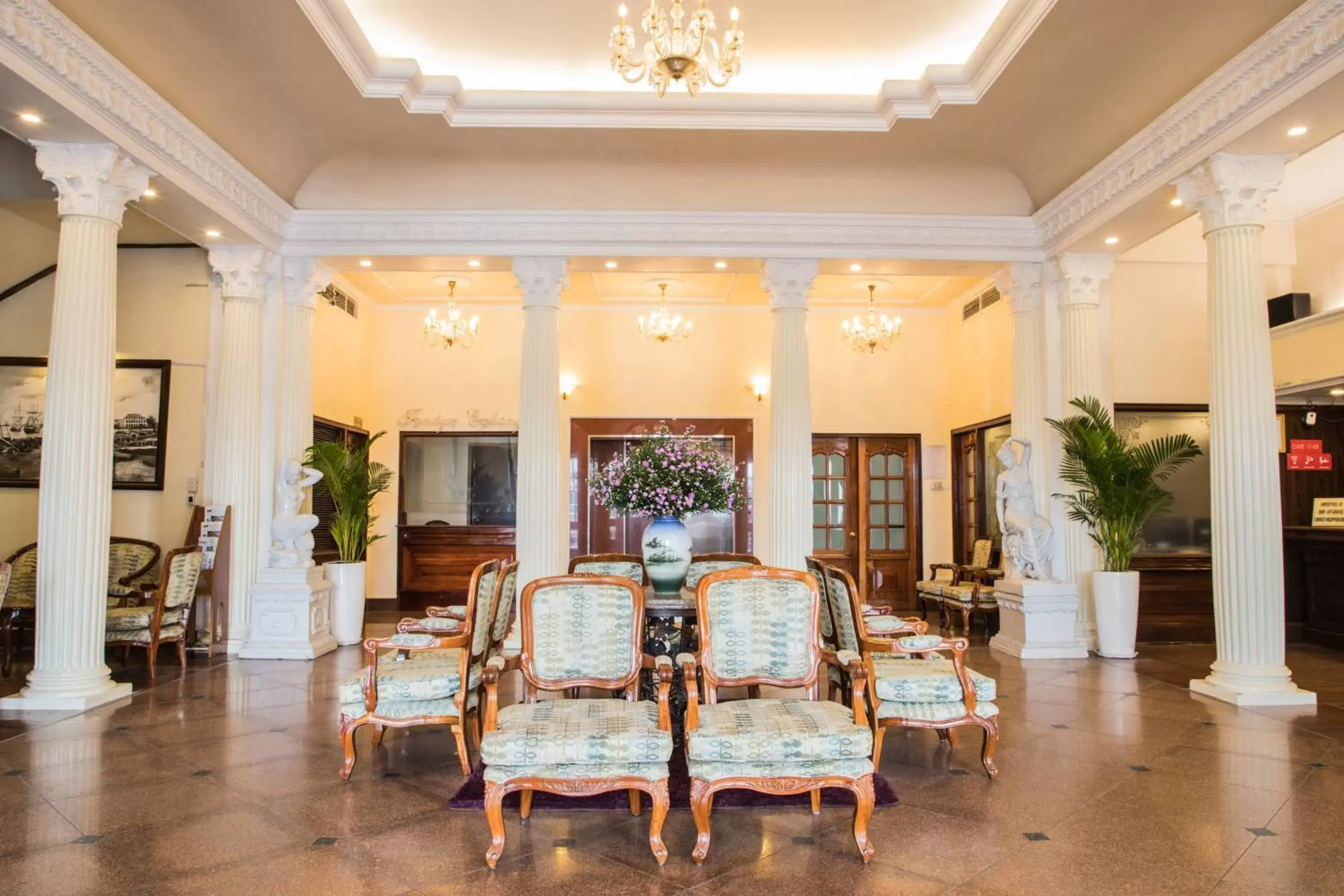 Property building in Riverside Hotel Saigon Property building in Riverside Hotel Saigon