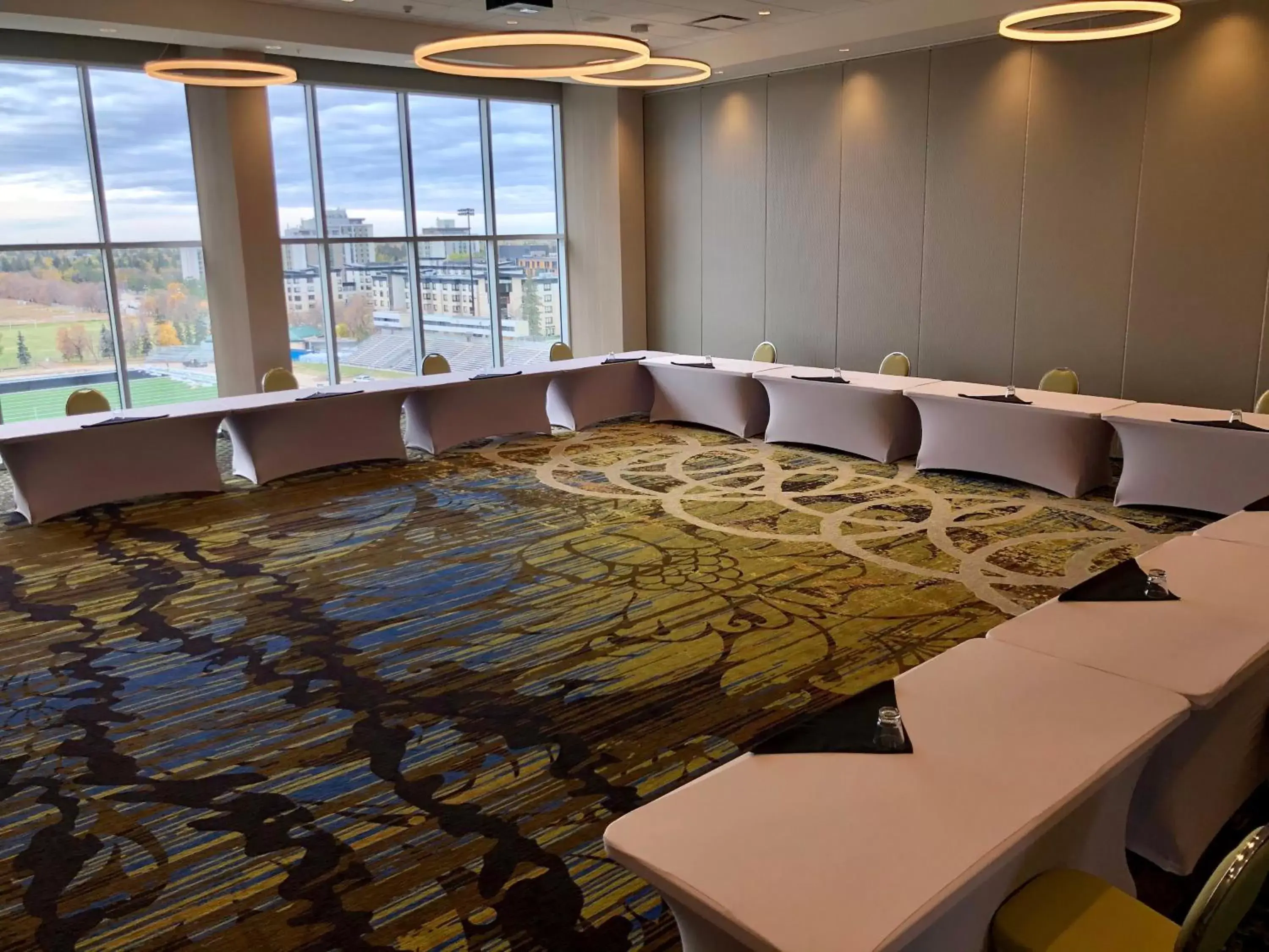 Banquet/Function facilities, Business Area/Conference Room in Staybridge Suites - Saskatoon - University, an IHG Hotel