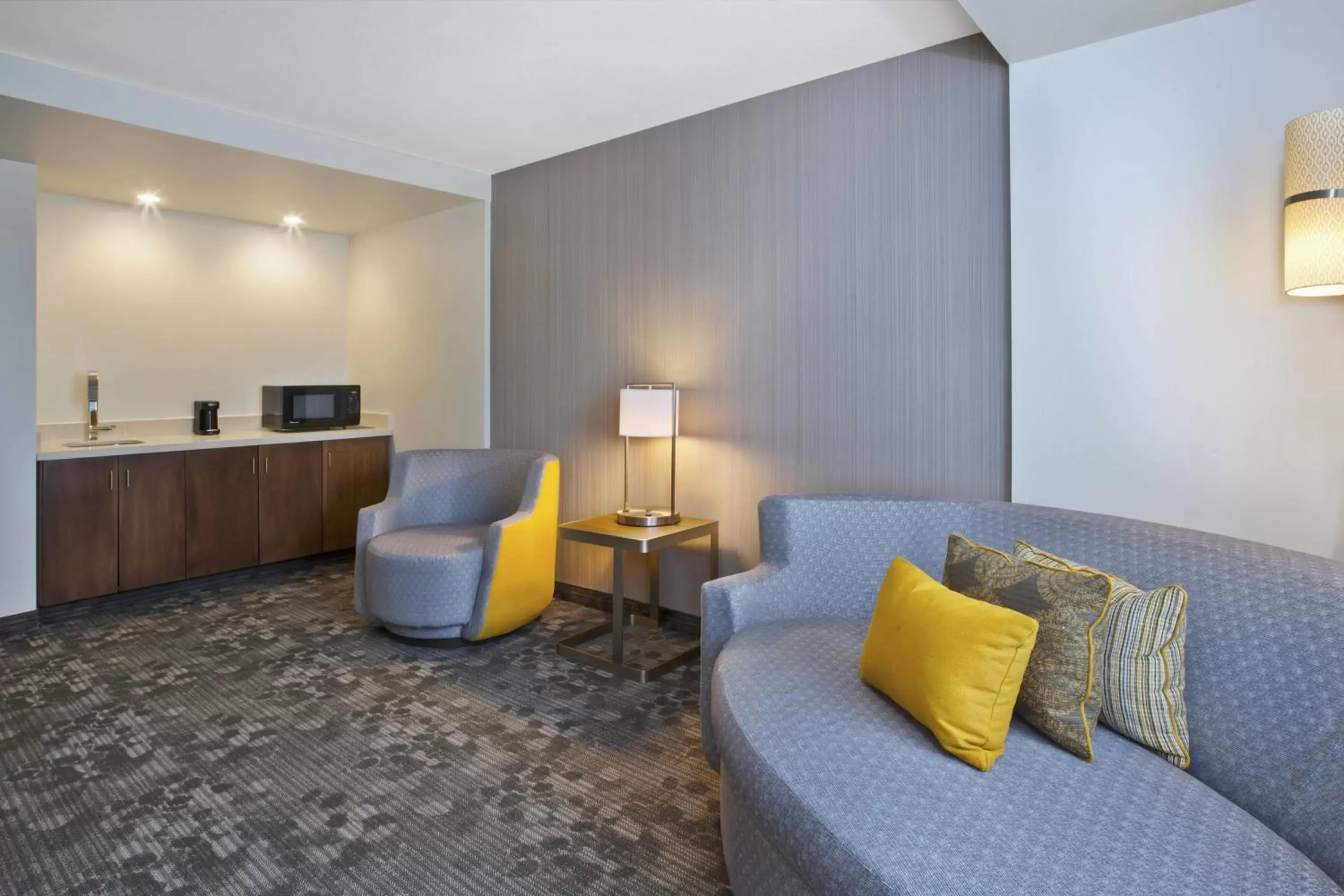 Living room, Seating Area in Courtyard by Marriott St. Joseph-Benton Harbor