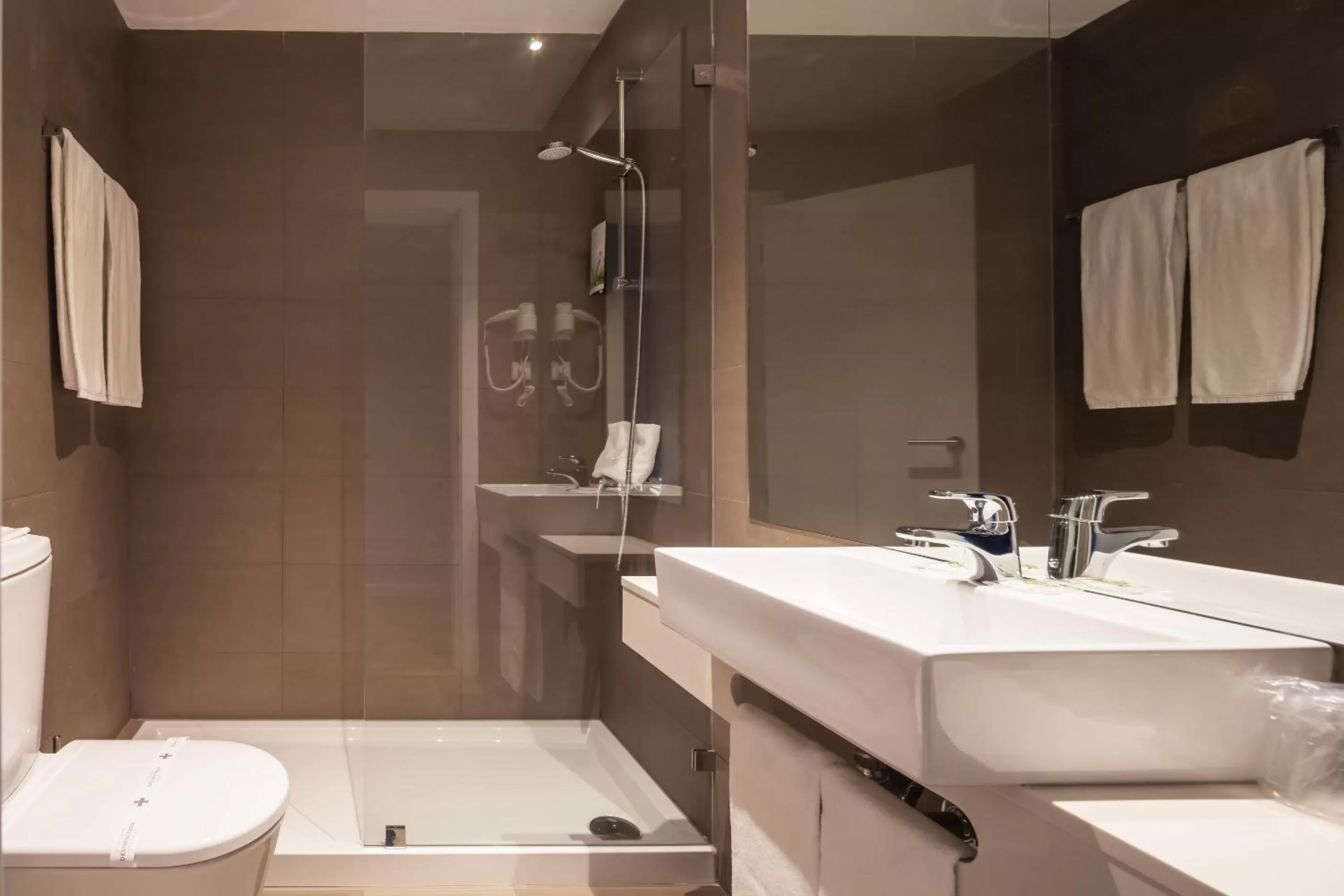 Bathroom in ClipHotel