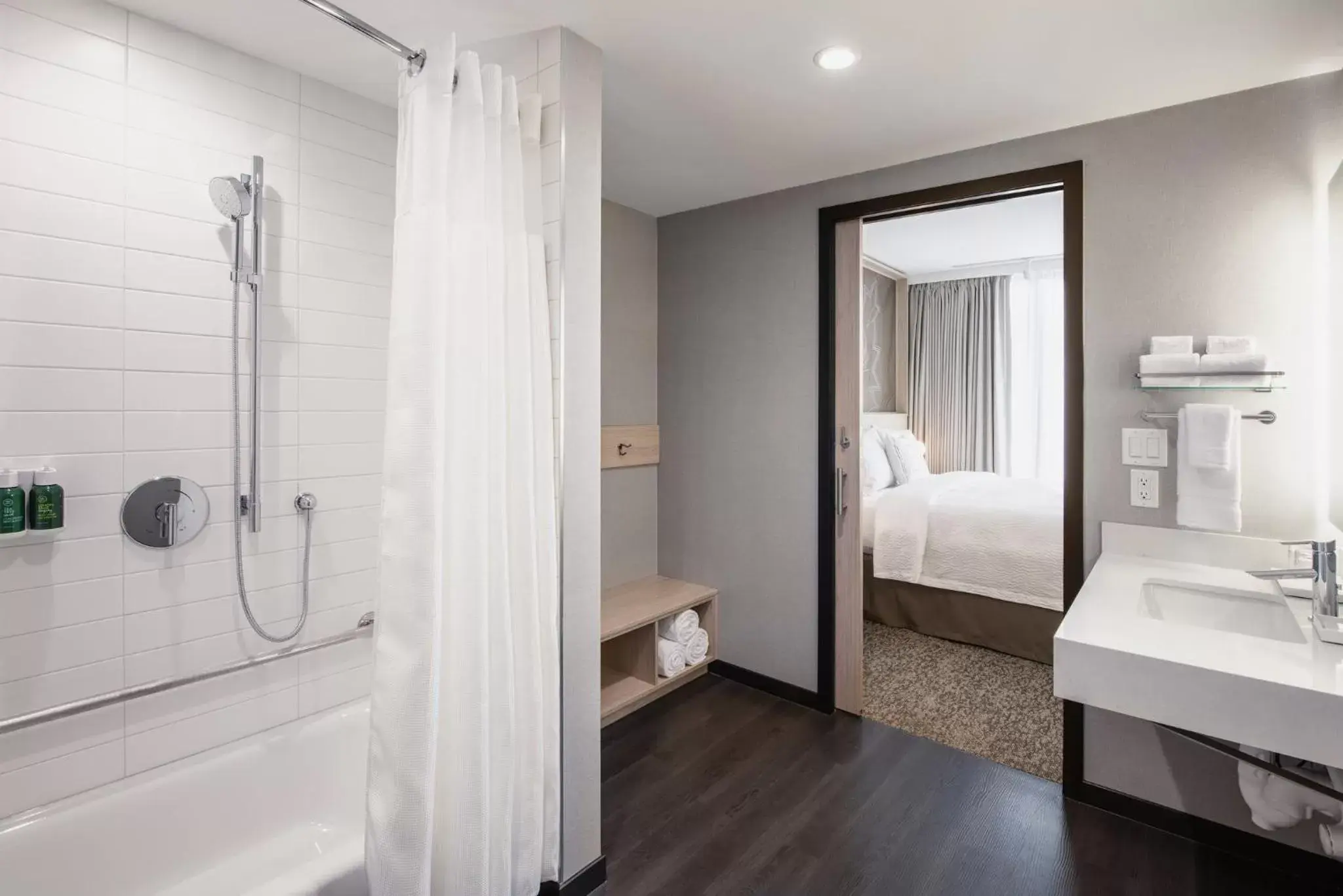 Bathroom in Residence Inn by Marriott Calgary Downtown/Beltline District