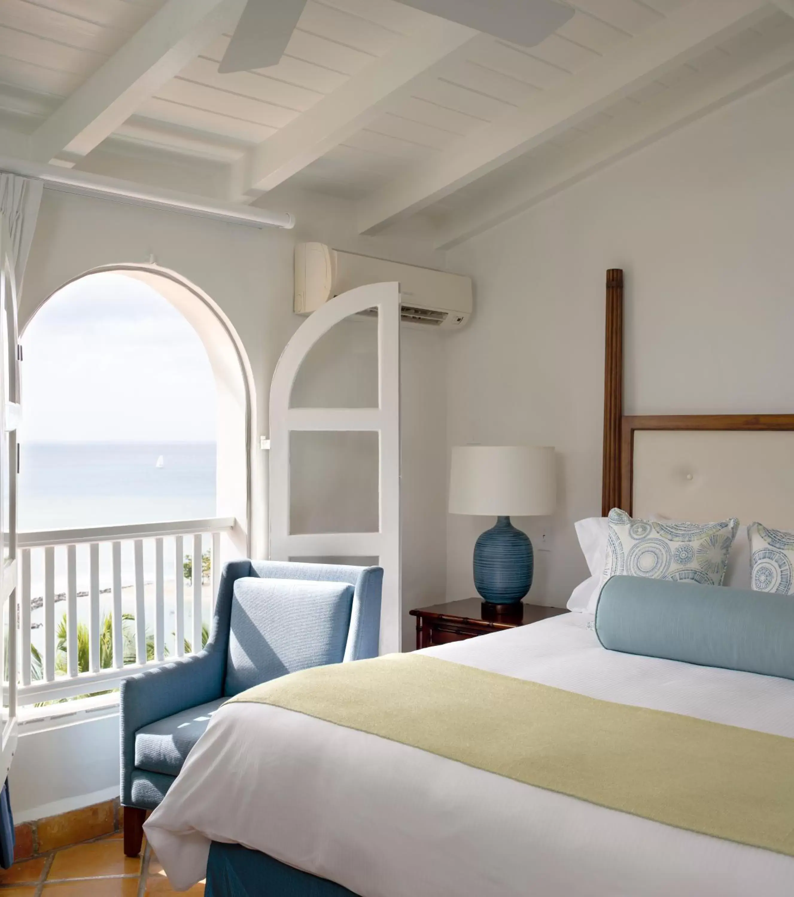 Bed, Room Photo in Windjammer Landing Villa Beach Resort