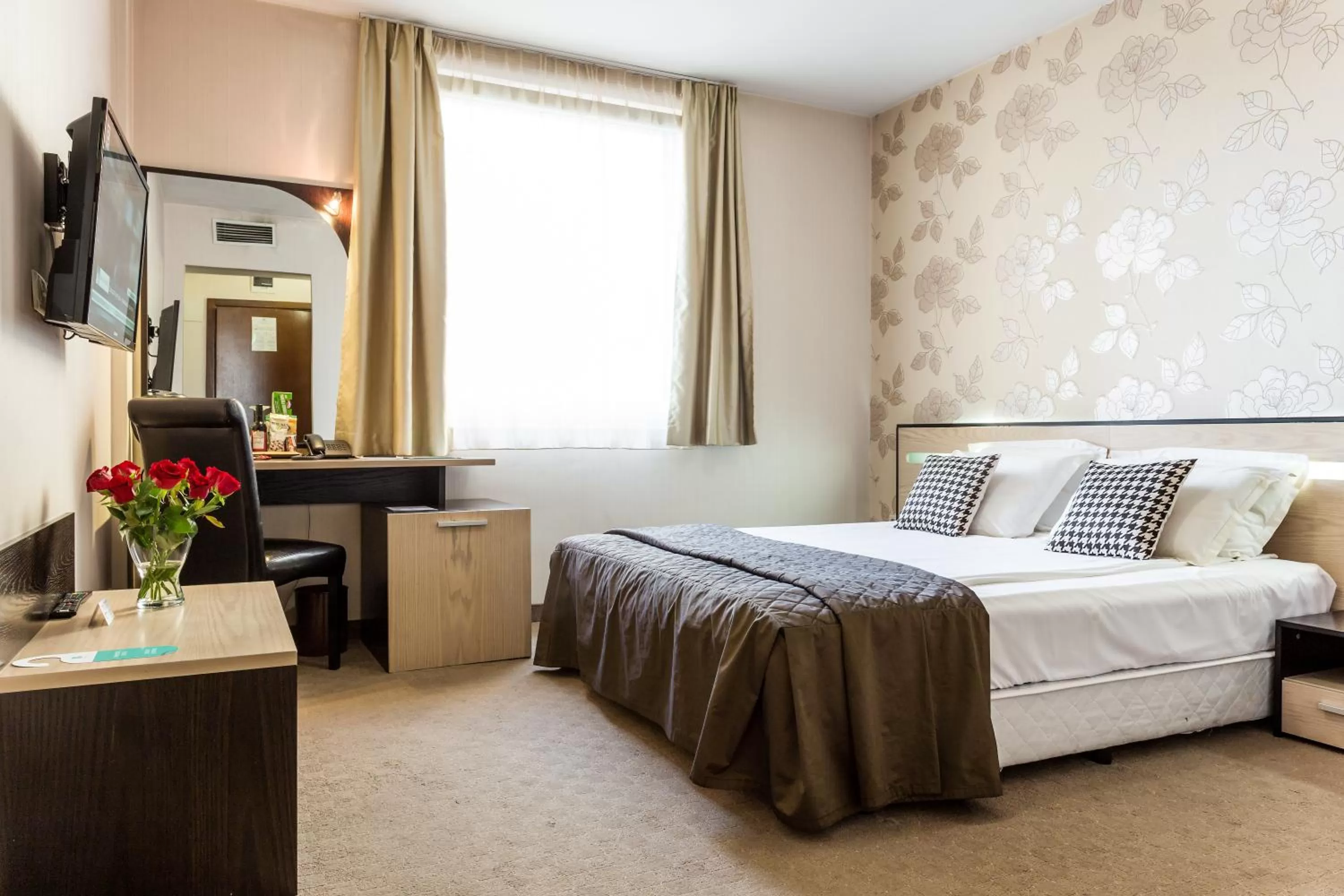 Bed in City Avenue Hotel by HMG-Free Parking-Free Wi-Fi