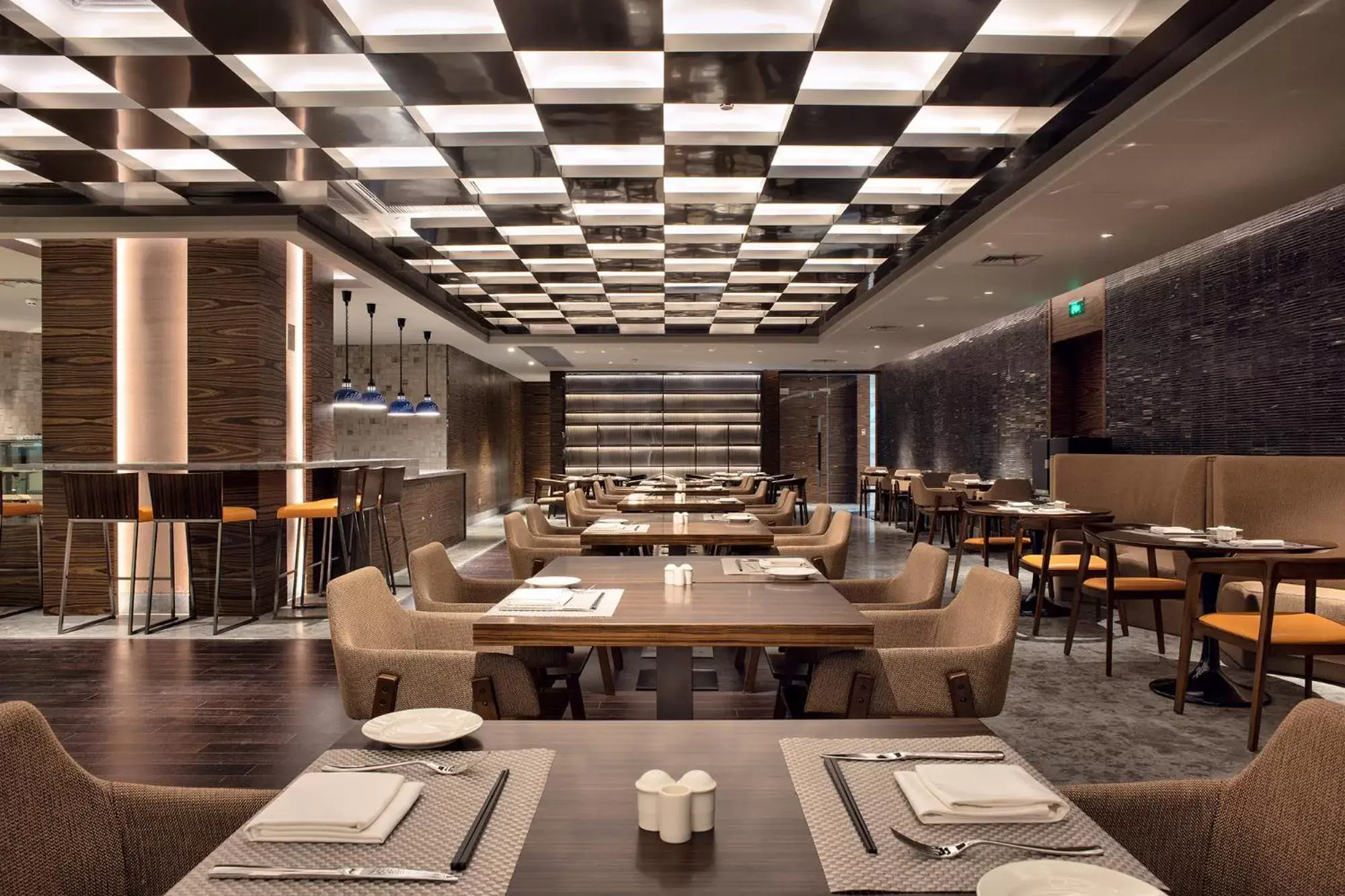 Restaurant/Places to Eat in Amara Signature Shanghai