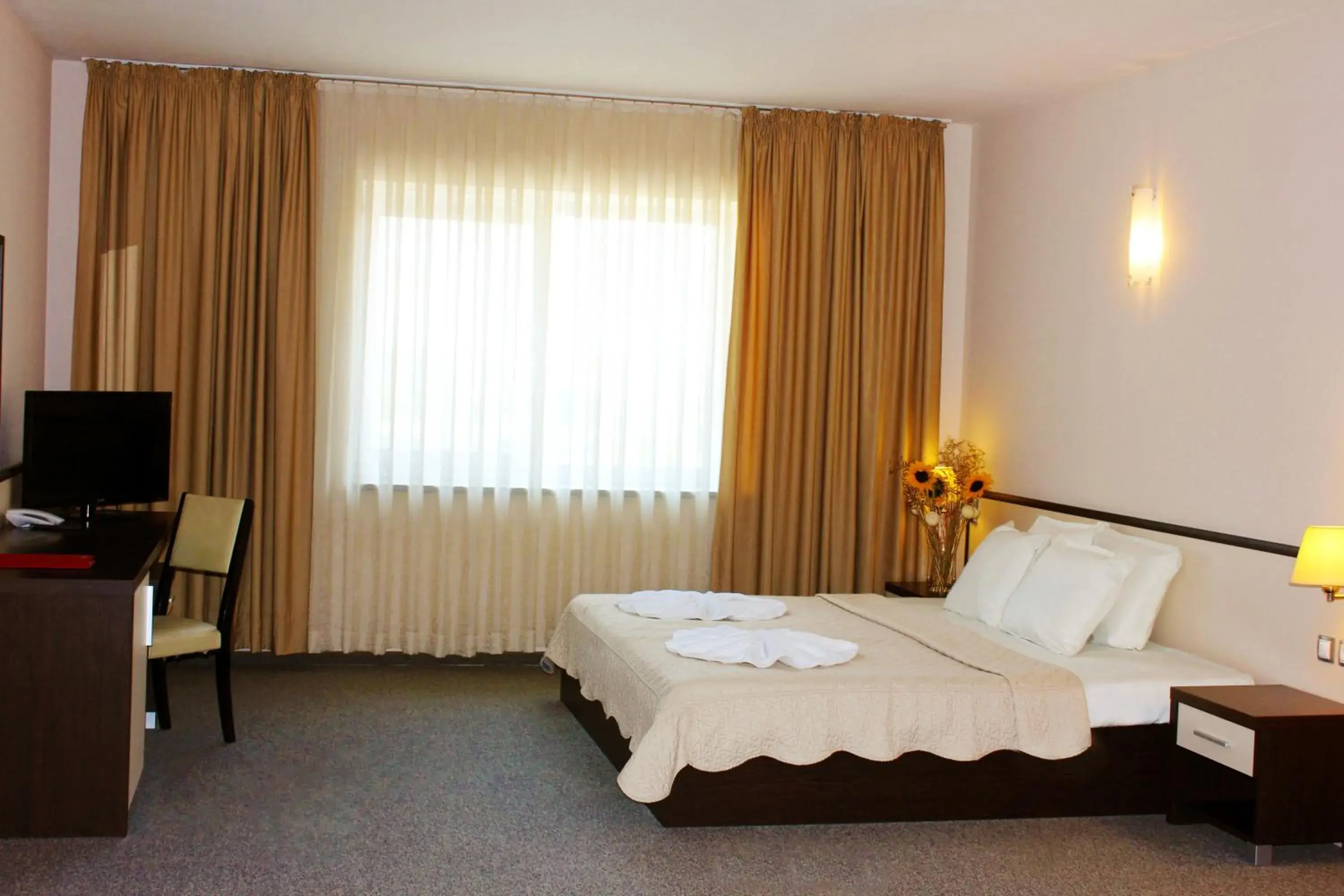 Photo of the whole room, Room Photo in Kendros Hotel