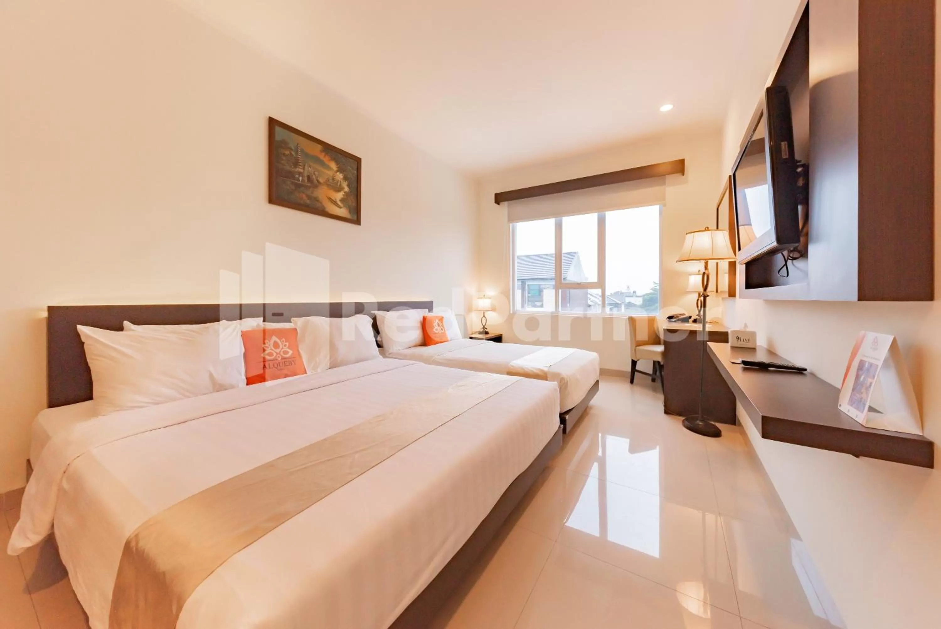 Bedroom, Bed in Alqueby Hotel near Kiara Artha Park & Trans Studio Mall Mitra RedDoorz