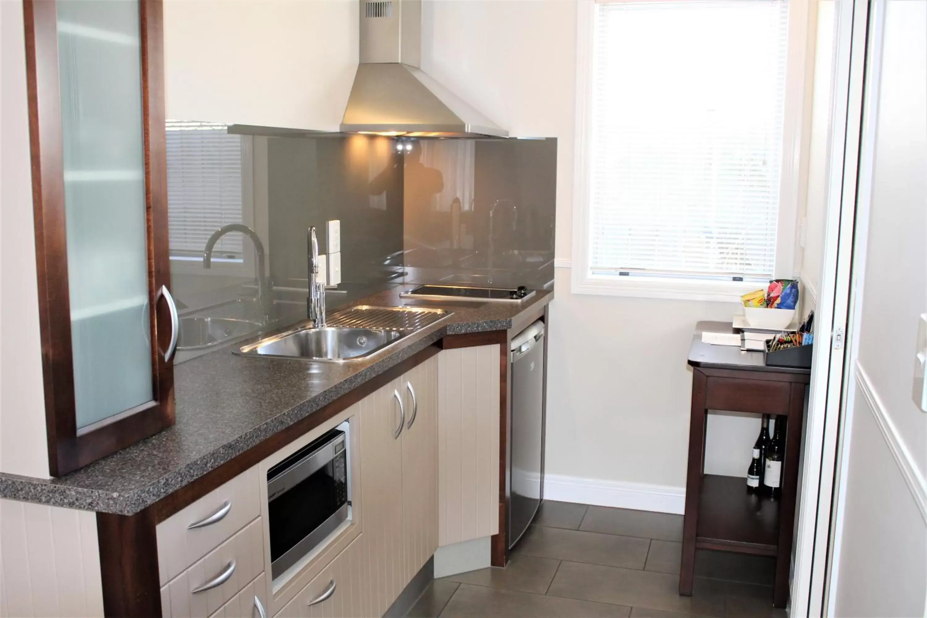 Kitchen or kitchenette, Kitchen/Kitchenette in Lodge Bordeaux