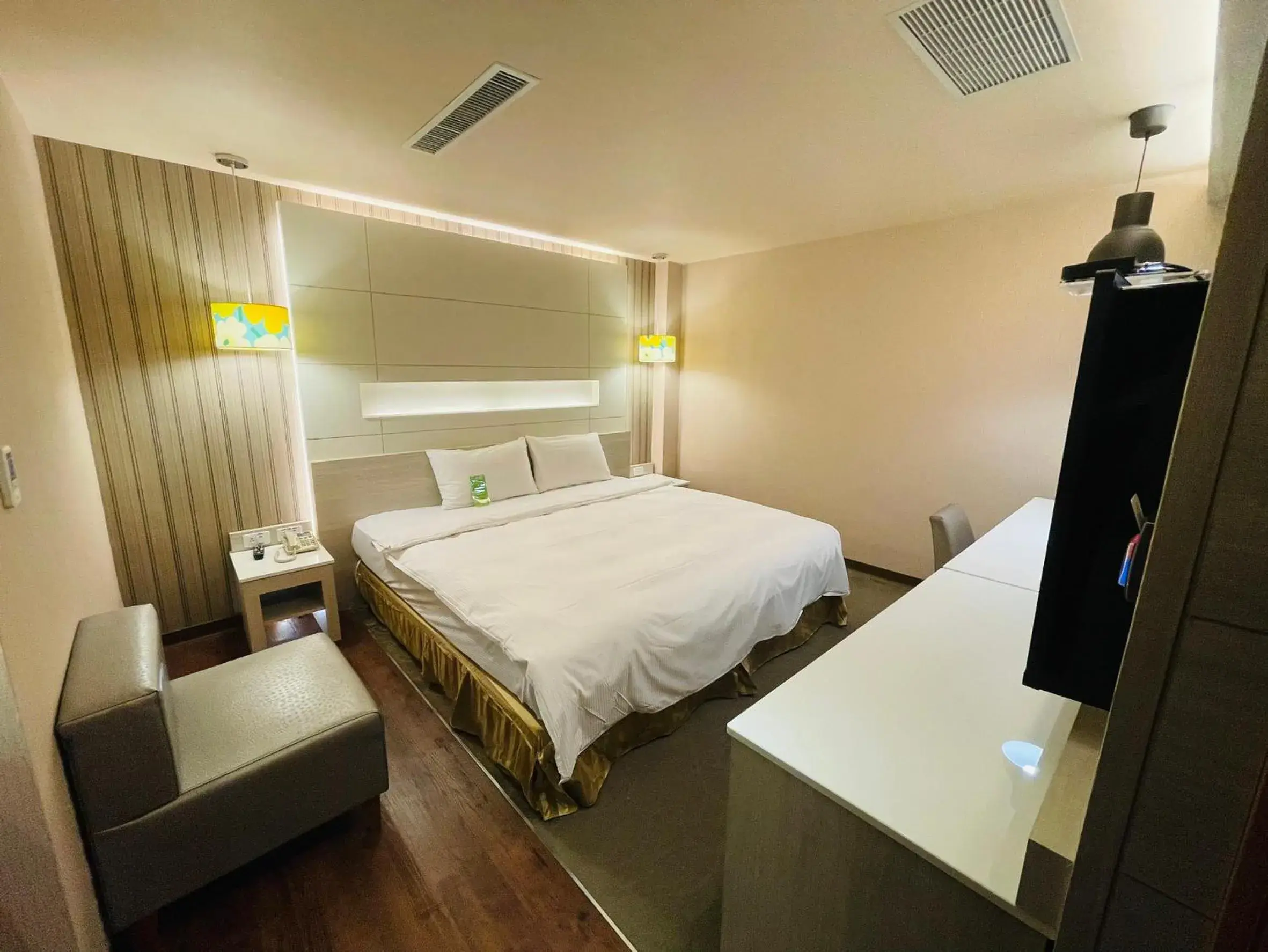 Bed in Kindness Hotel- Zhong Shan Bade