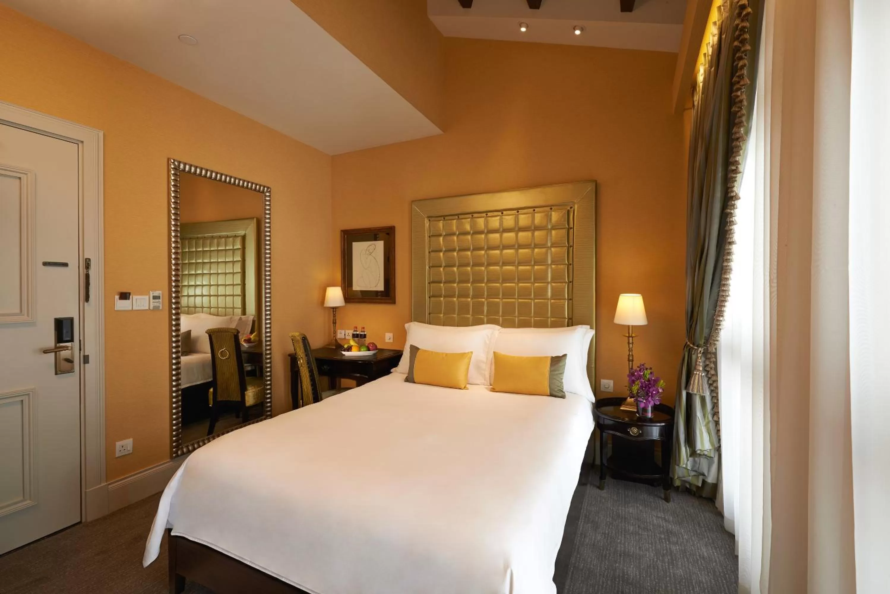 Bed in The Scarlet Singapore