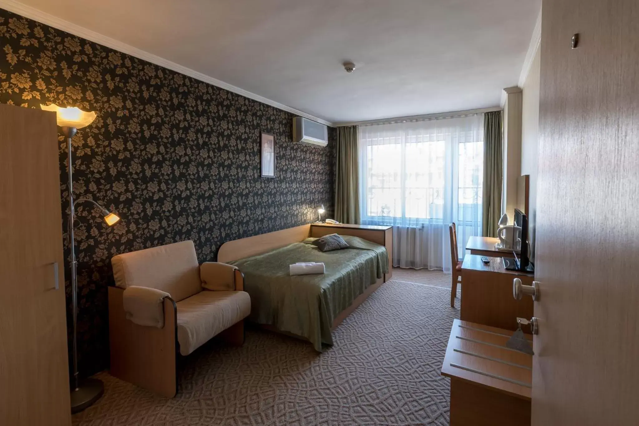 Photo of the whole room in Noviz Hotel